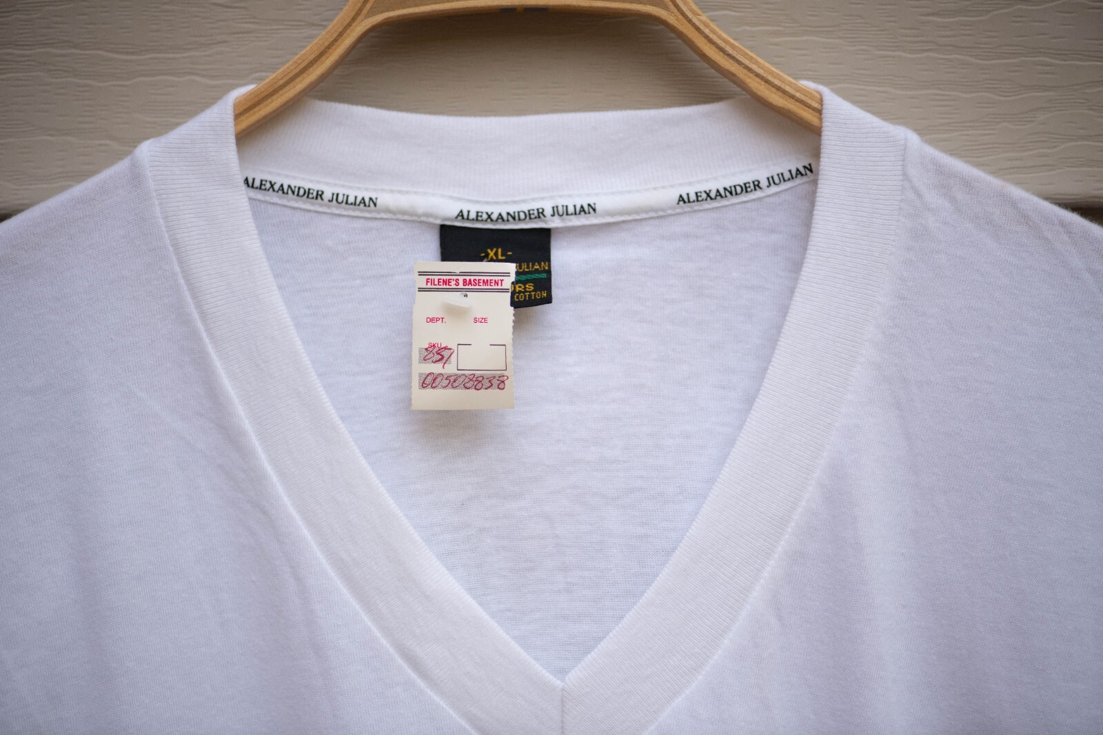 Vintage Alexander Julian T-Shirt Men’s XL White 100% Combed Cotton Single Stitch