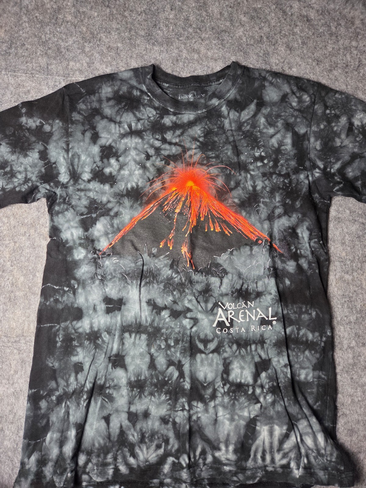 Volcan Arenal Costa Rica Vintage Volcano Graphic Shirt Mens Medium Short Sleeve