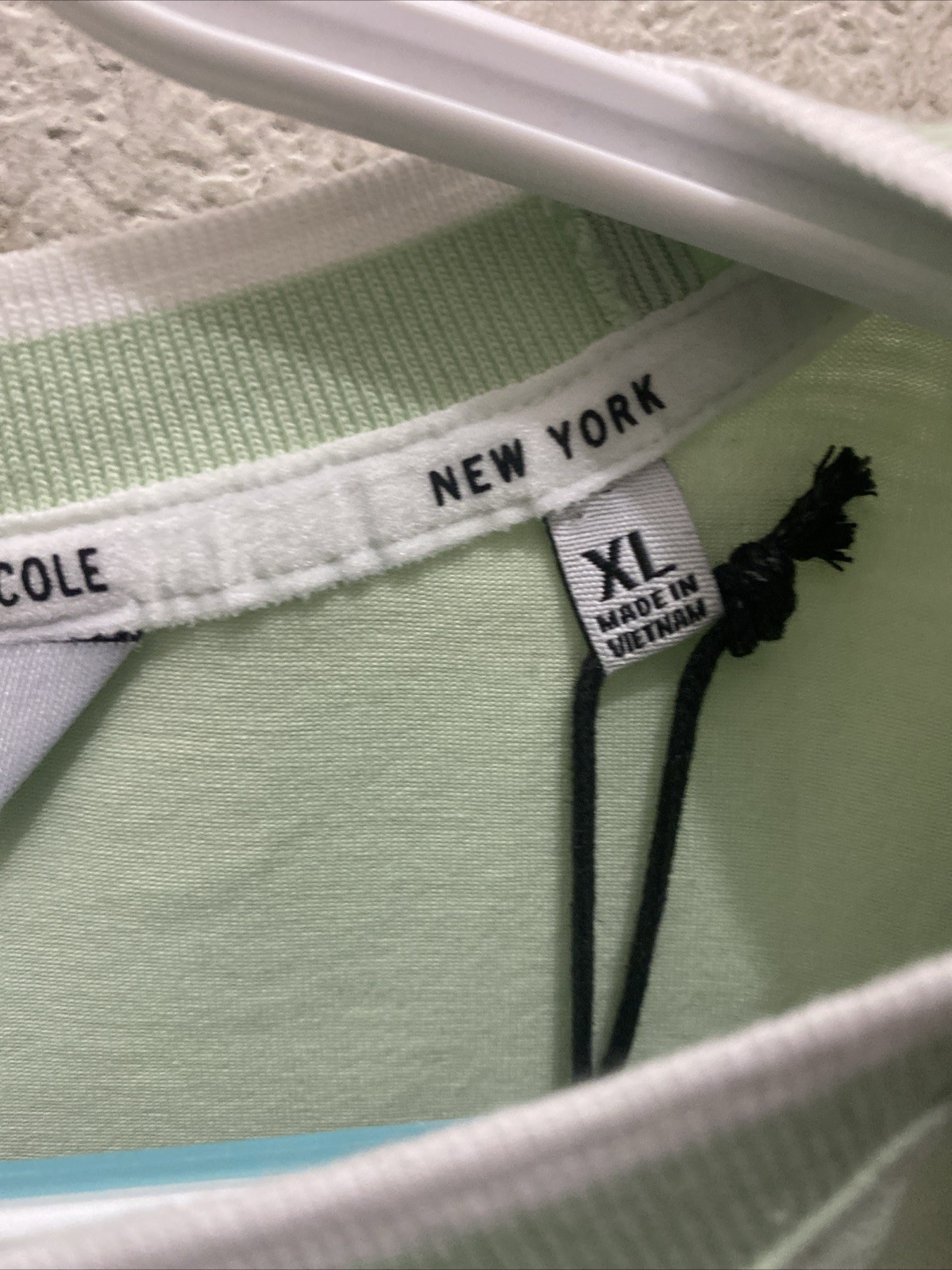 Kenneth Cole Men’s XL Green Short Sleeve Crew Neck Chest Text Logo T-shirt NWT