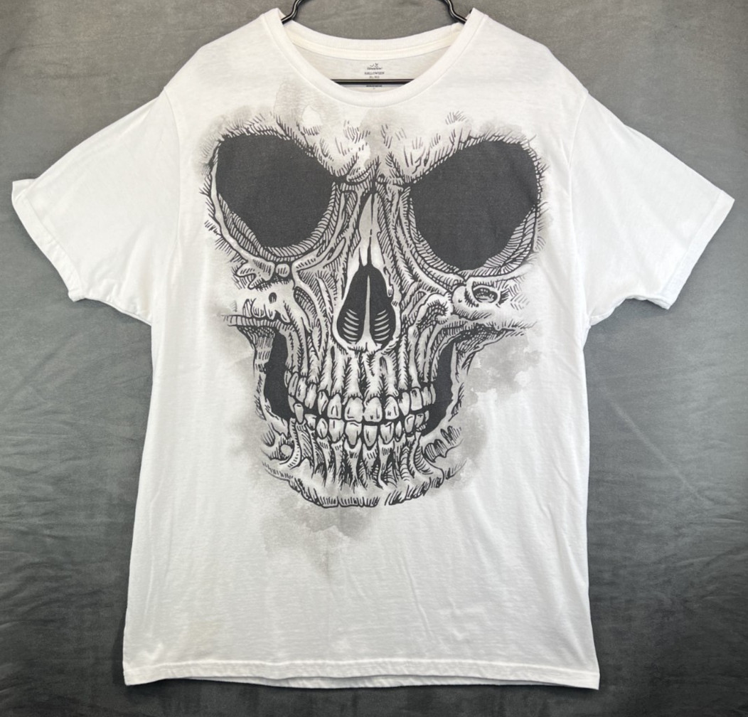 Way To Celebrate Halloween T-Shirt – Skull – Mens XL – White – Stained (5436)