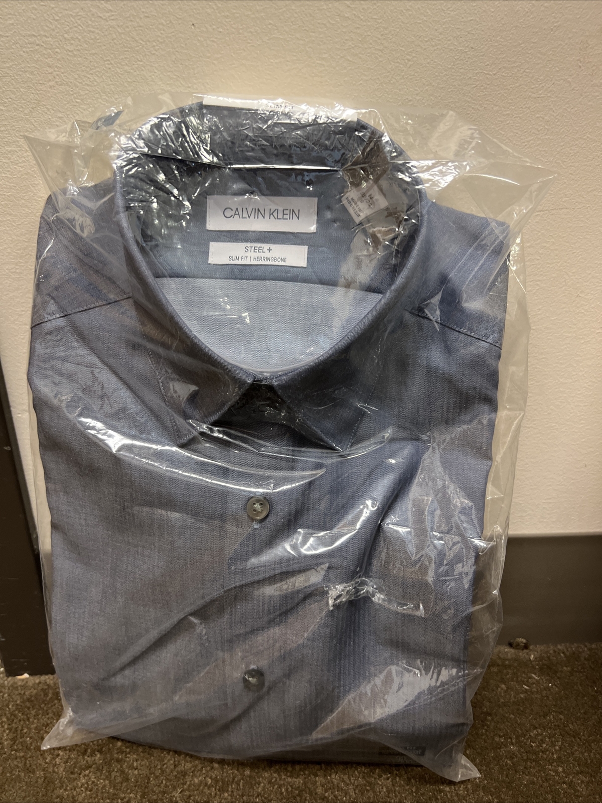 Calvin Klein Men’s Dress Shirt Slim Fit Non-iron H – size 14 32/33 S