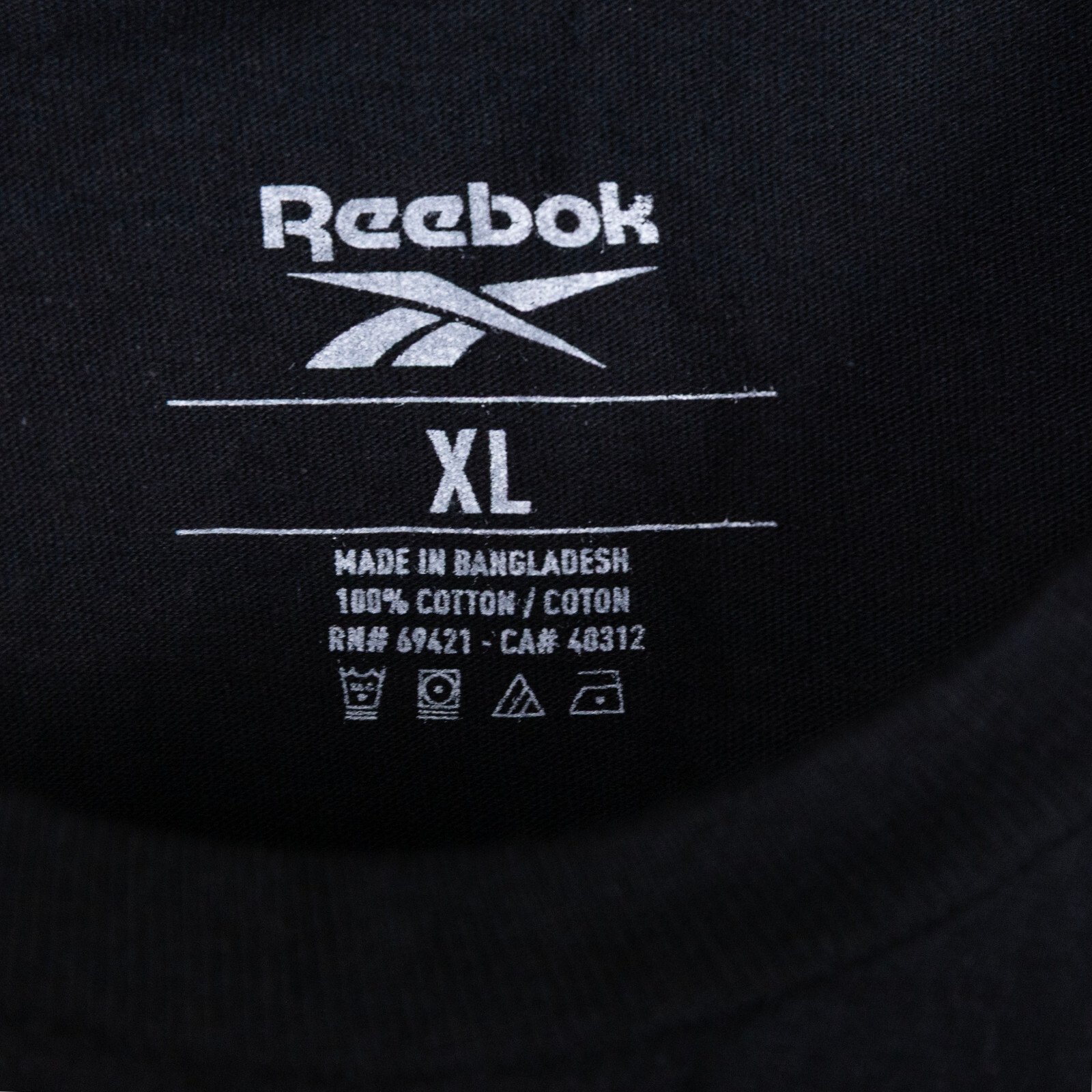 Reebok Men Practice Logo Sneaker Graphic T-Shirt Black Size XL