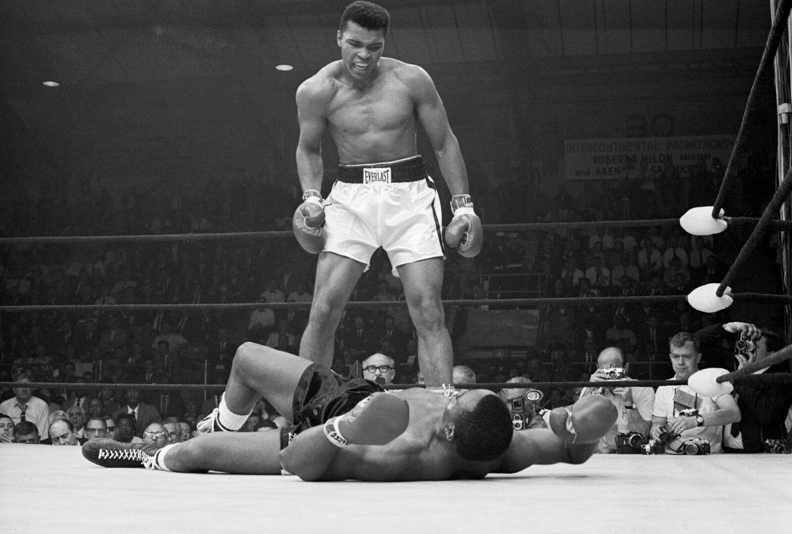Muhammad Ali Float Like A Butterfly Sting Like A Bee Quote Men’s T Shirt