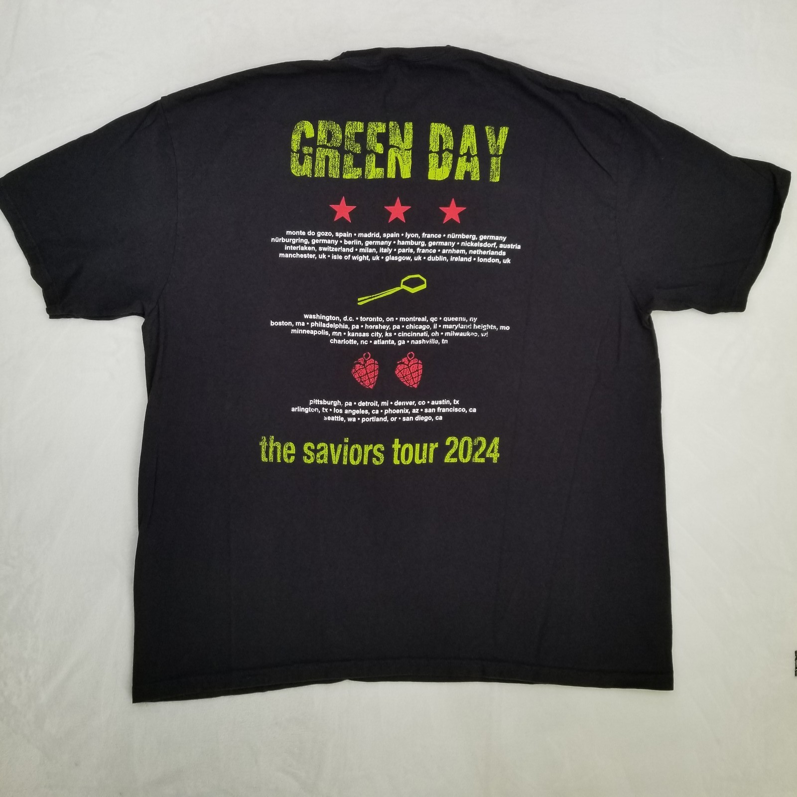 Green Day Black The Saviors Tour 2024 Grenade Hand Graphic T-Shirt Mens Size 2XL