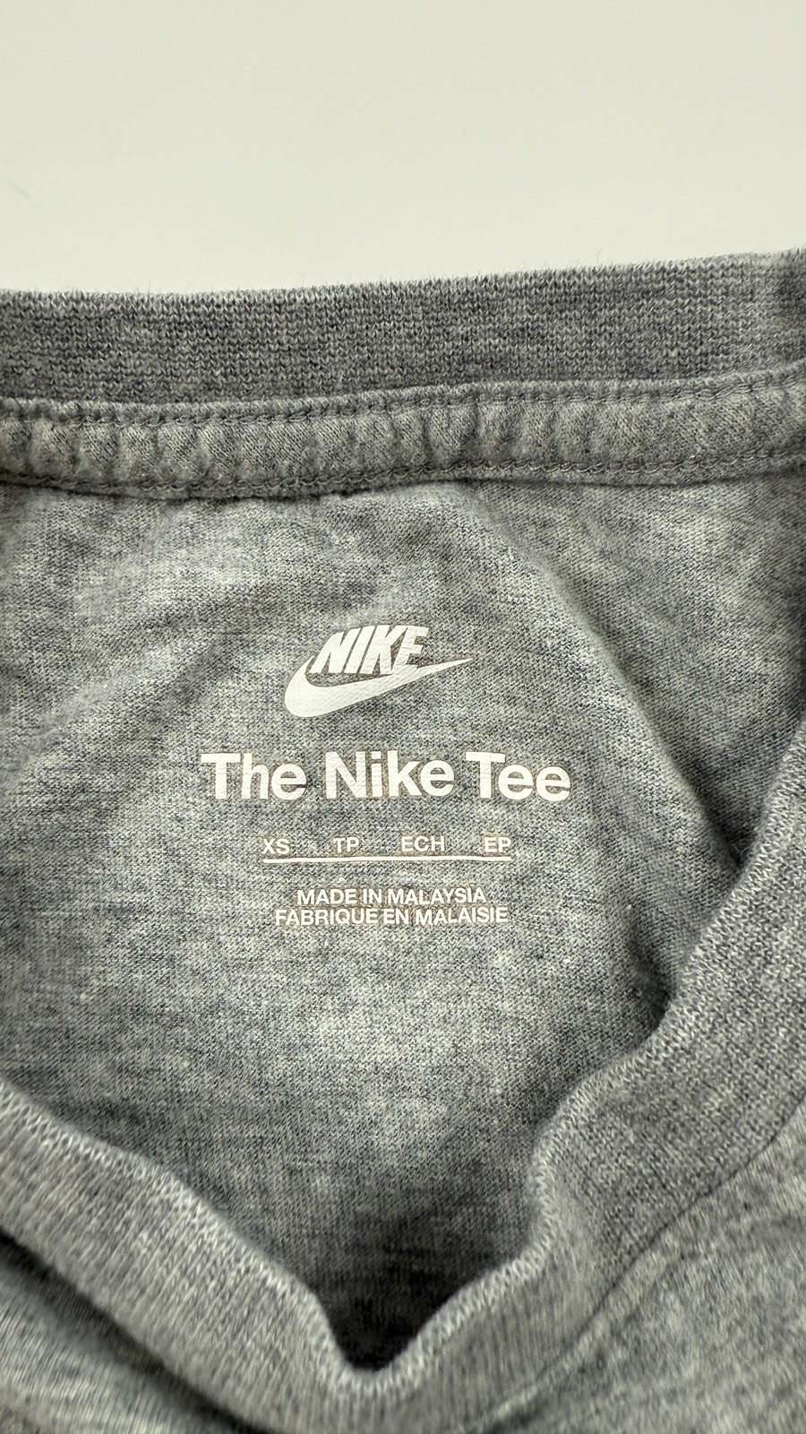 Nike Shirt Mens Extra Small Gray The Nike Tee Athletic Swoosh Logo Malaysia XS