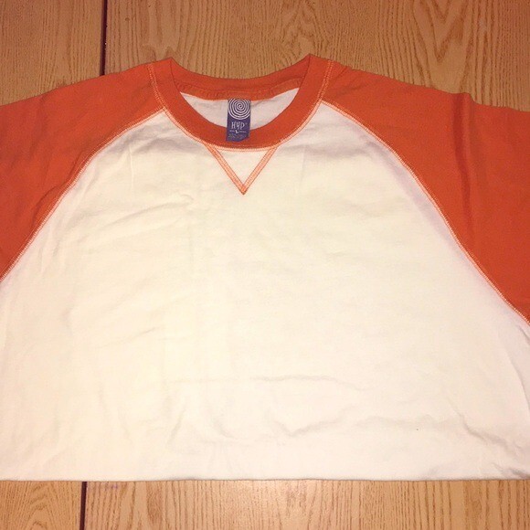 B30 New Men’s Cotton White/Burnt Orange Baseball Style Look T-Shirt size Large