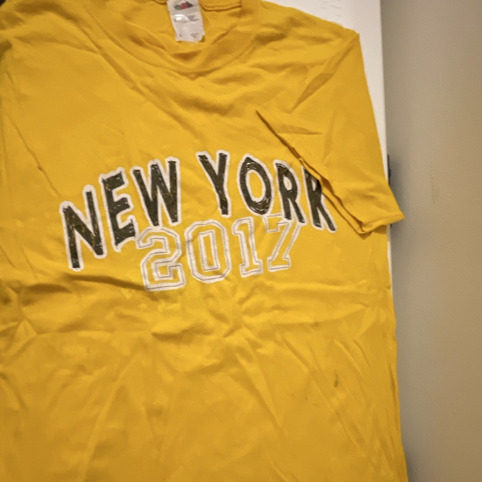 Fruit of the Loom Yellow New York 2017 Graphic Men’s S Crew Neck T-Shirt