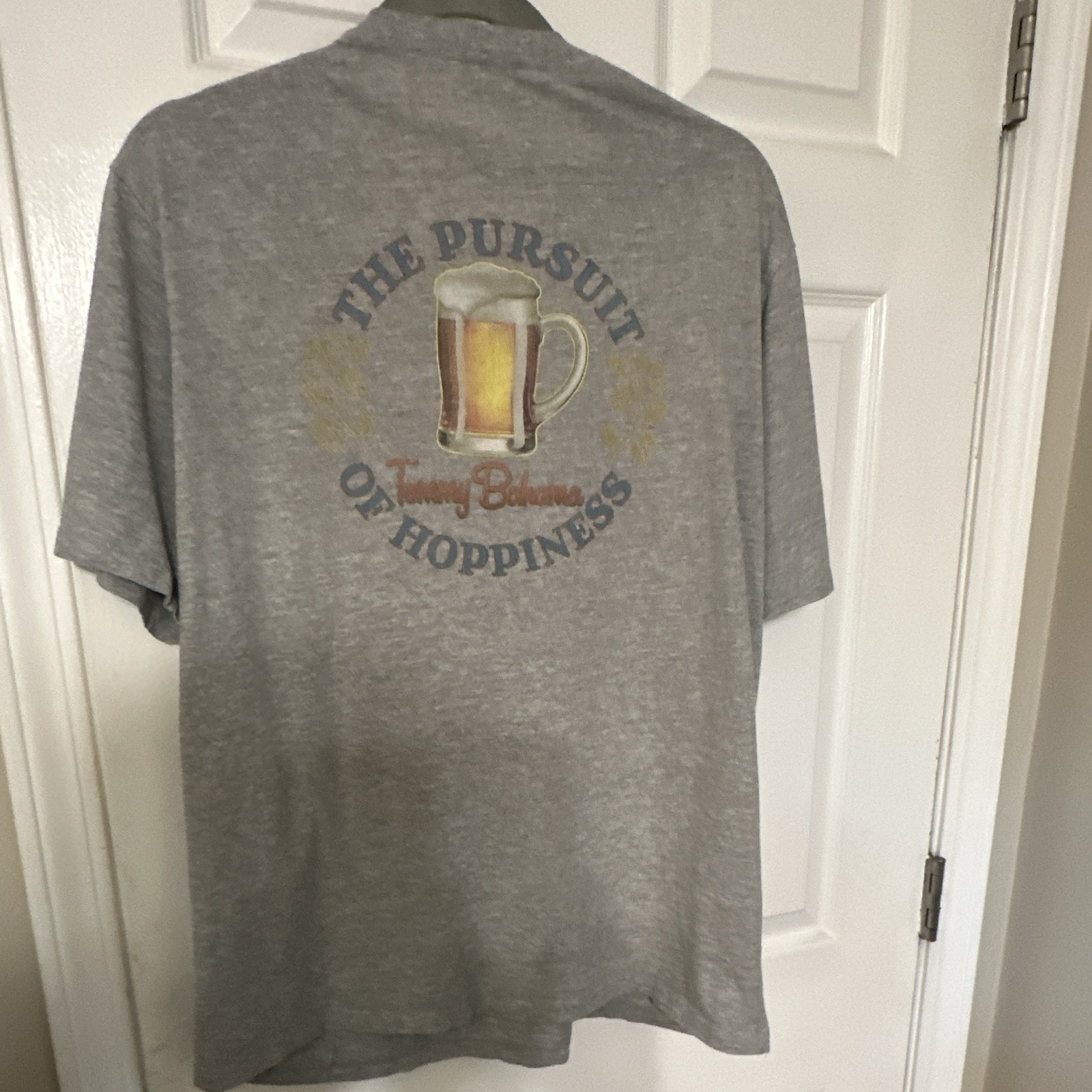 Tommy Bahama Men’s Gray M Short Sleeve Crew Neck Graphic Print Beer T-Shirt