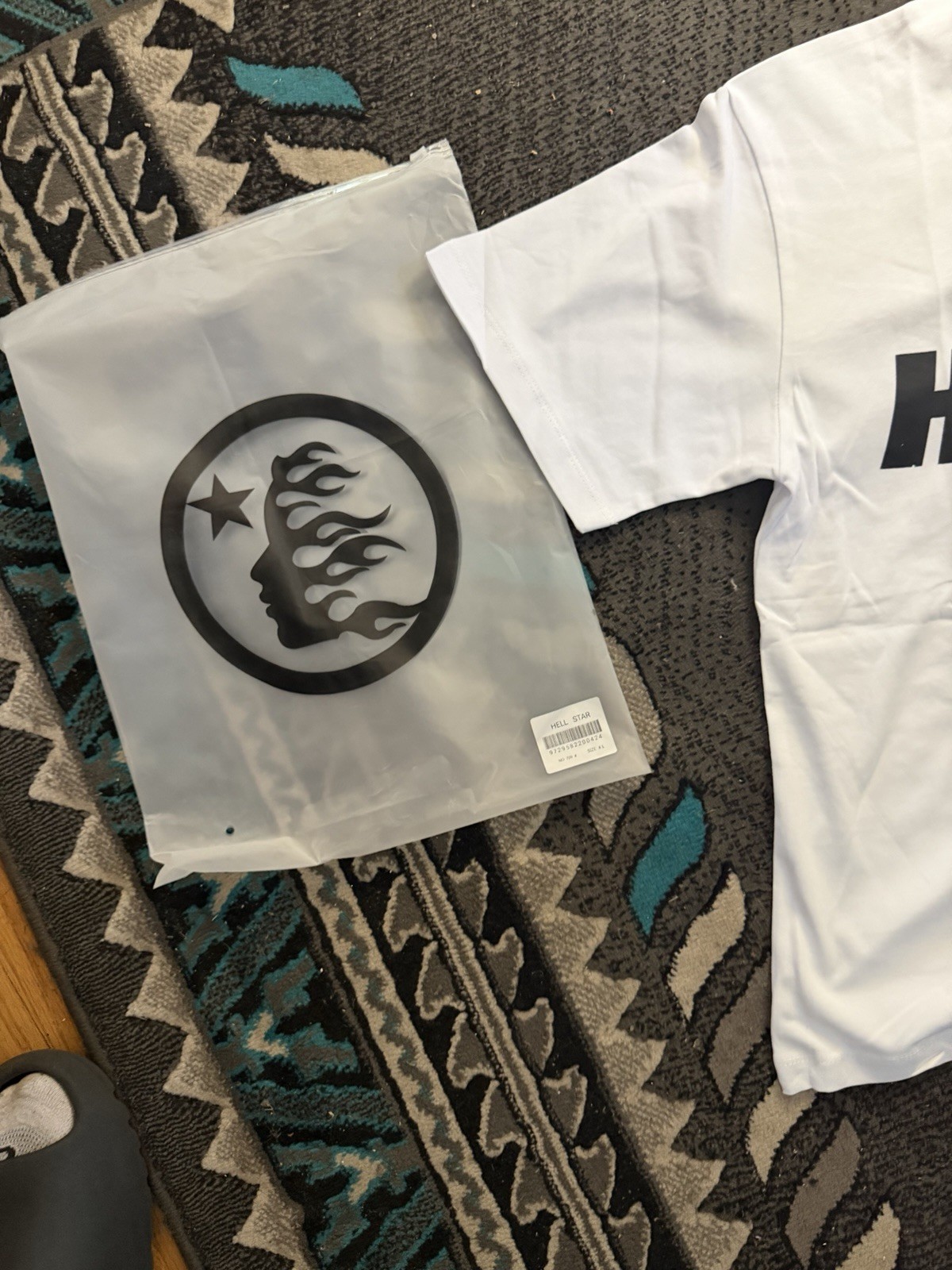 HELLSTAR Men’s White Graphic Logo Crew Neck Short Sleeve T-Shirt Tee Size XL