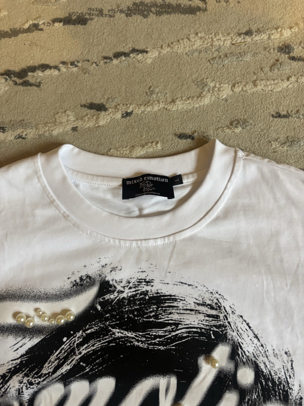 Mixed Emotion Men’s Pearl Graphic Print T-Shirt Large