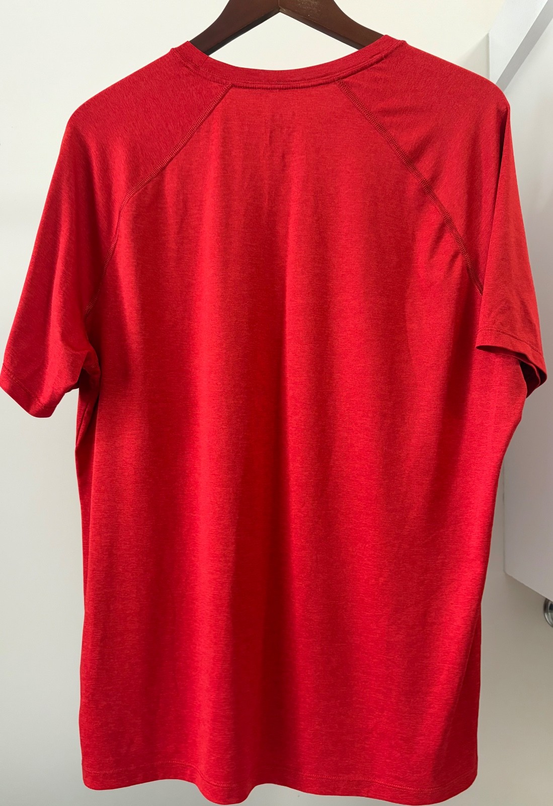 NWOT The North Face Men’s Crewneck Tee T-Shirt Top Red Size Large Poly Blend