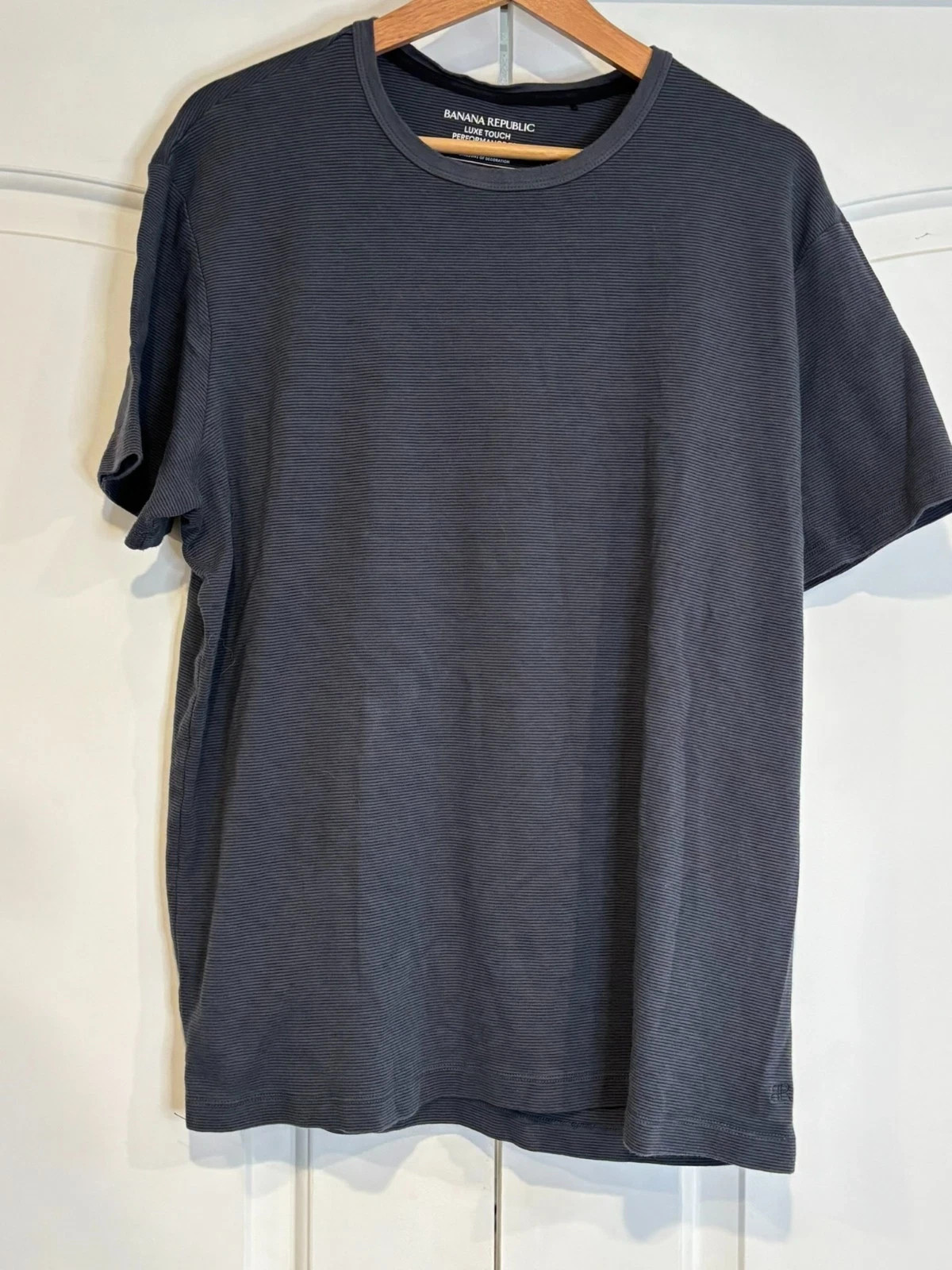 Banana Republic Shirt Mens 2XL Gray Stripe Luxe Touch Performance Tee T-Shirt