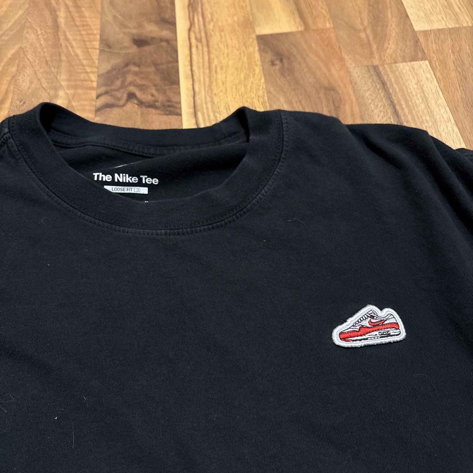 Nike The Nike Tee Loose Fit Embroidered Air Max Patch Sneacker Black Size Medium