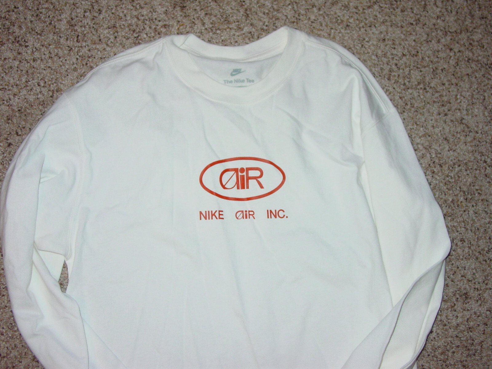 Mens Nike Graphics Sportswear FJ1087-133 Longsleeve Air, Inc. White Shirt Size S