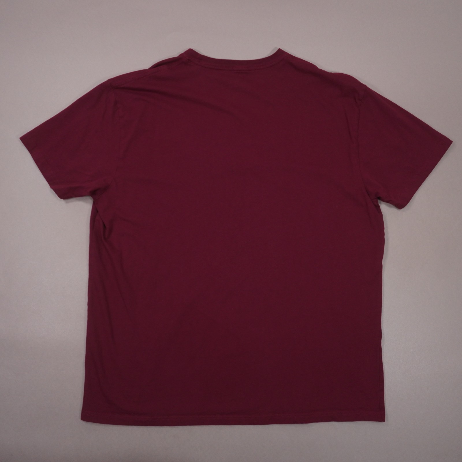 YETI US Flag Badge Logo Short Sleeve T Shirt Mens 2XL Maroon Red 100% Cotton