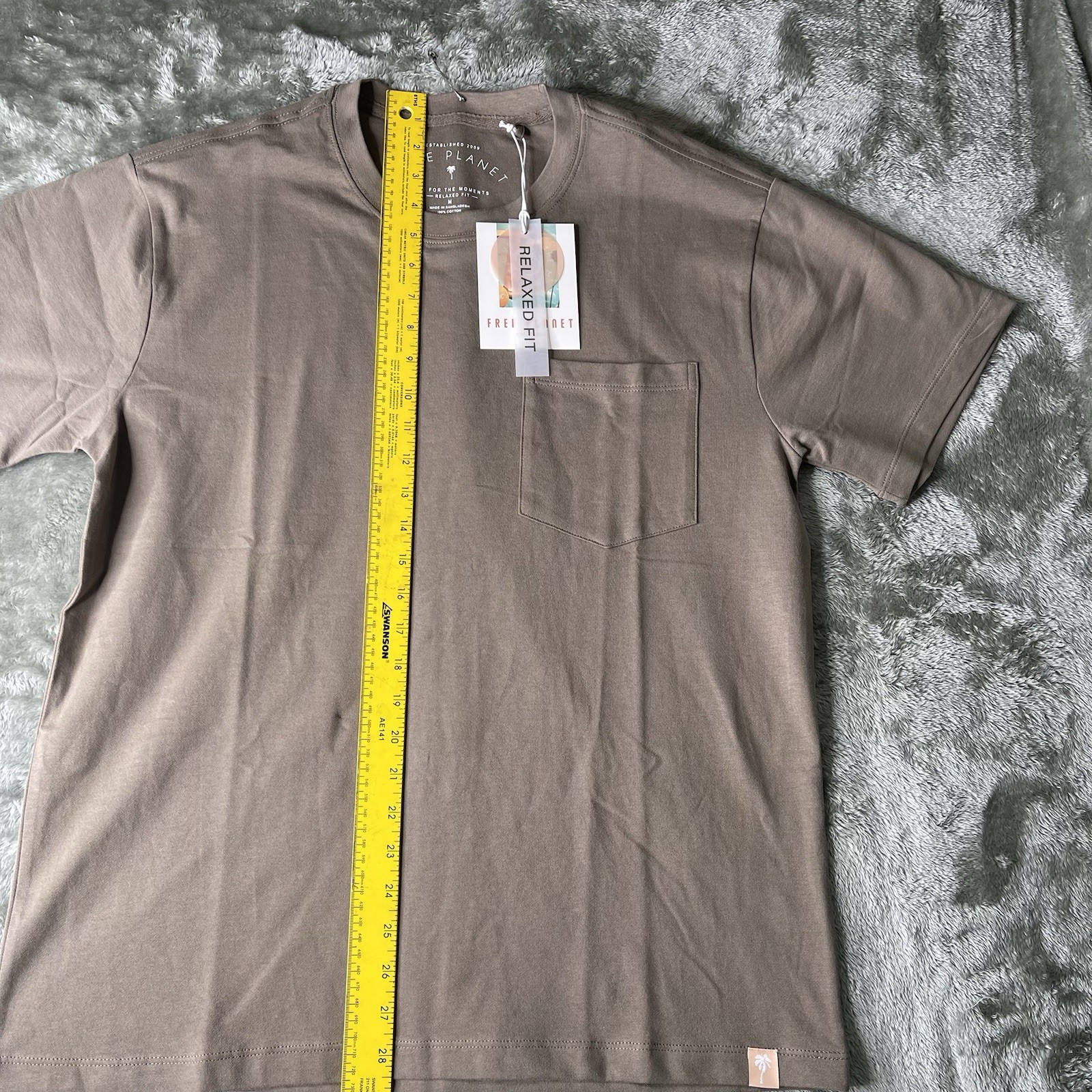Free Planet Relaxed Fit Tshirt Size Medium Color Brown Streetwear NWT