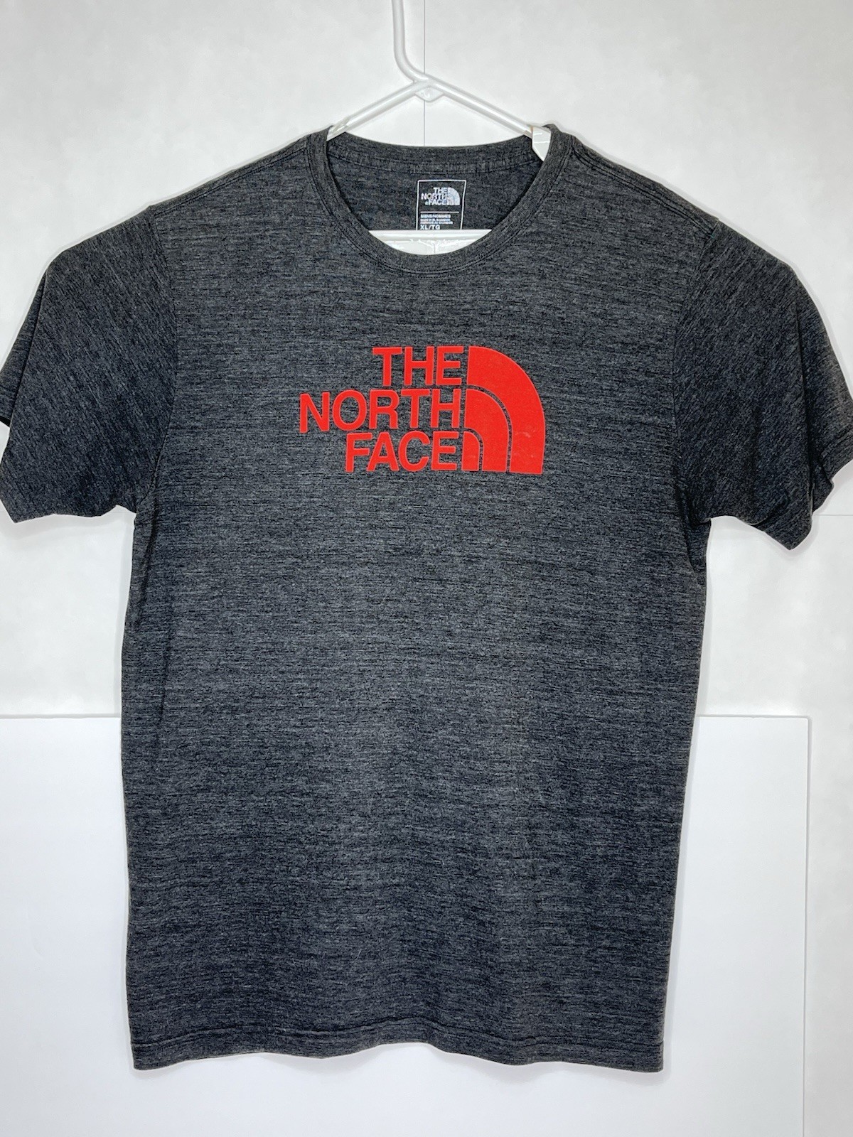 The North Face T-Shirt Standard Fit Gray Red Graphic Logo Size XL