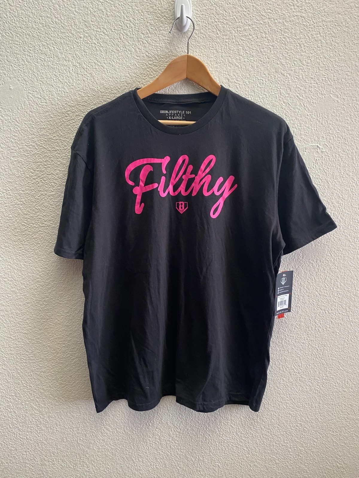 NEW Baseball Lifestyle 101 Filthy Pink Writing T-Shirt Men’s XL NWT Black Color