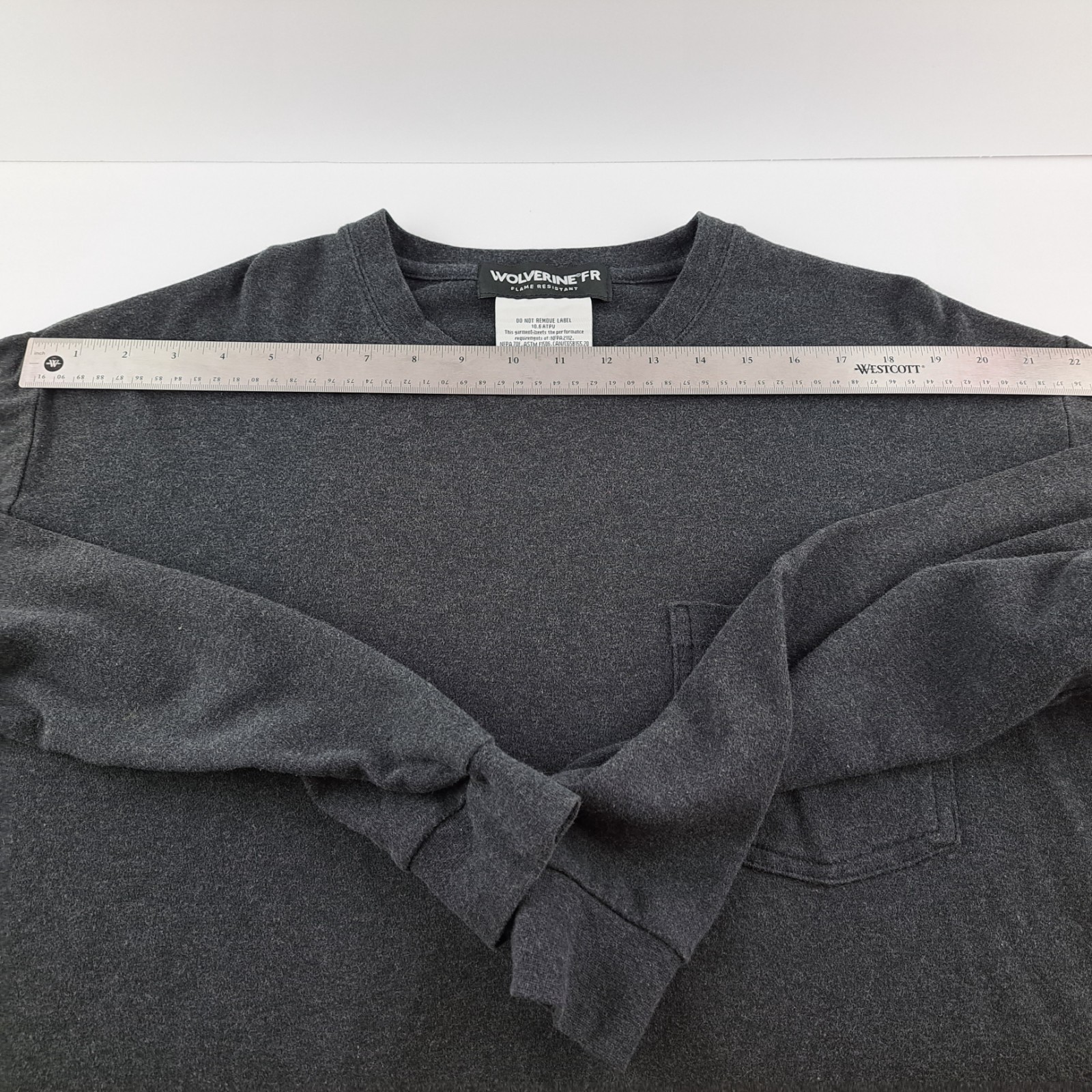 Wolverine FR Flame Resistant T-Shirt Mens XL Gray Long Sleeve Pocket NFPA 2112