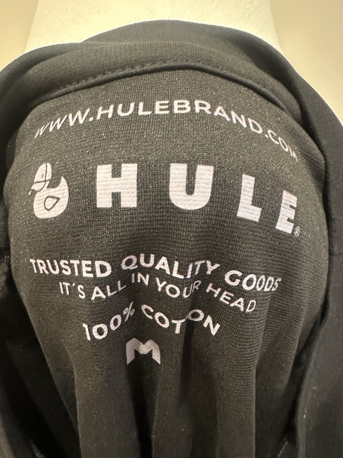 HULE Calibash Duck Graphic Tee Men’s M Black Crew Neck Short Sleeve Cotton