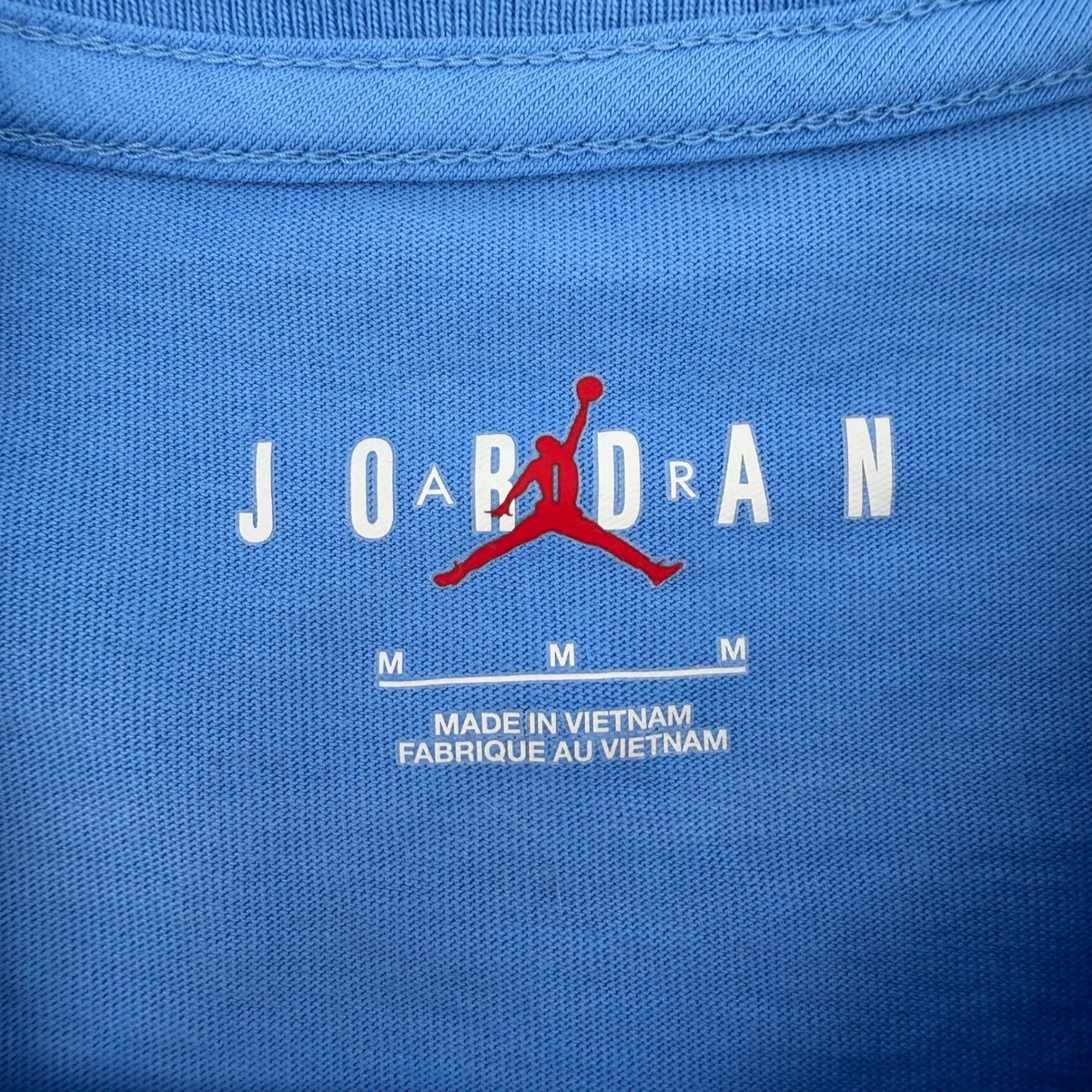 Jordan Graphic T-Shirt Men Medium Blue Jumpman Air Jordan 1 Bred Clouds Tee