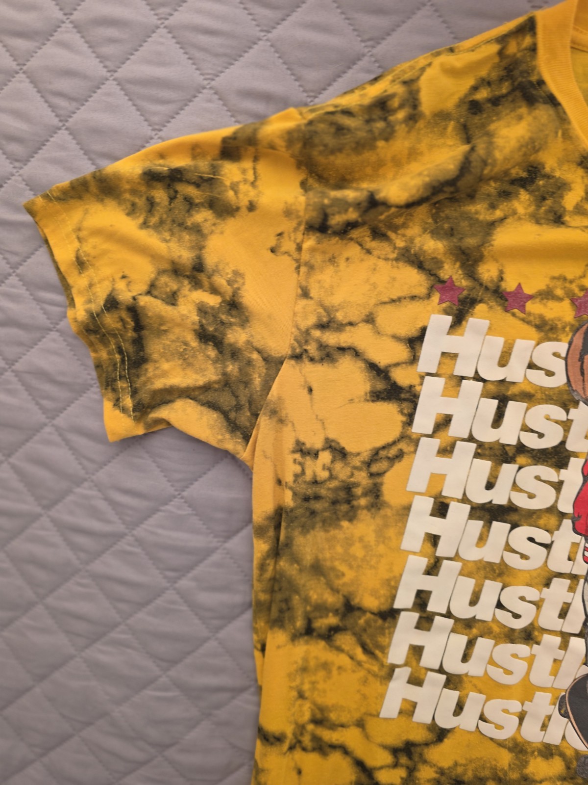 Hustle Xl Men Yellow And Black Pullover Shirt With Bear Design On Front