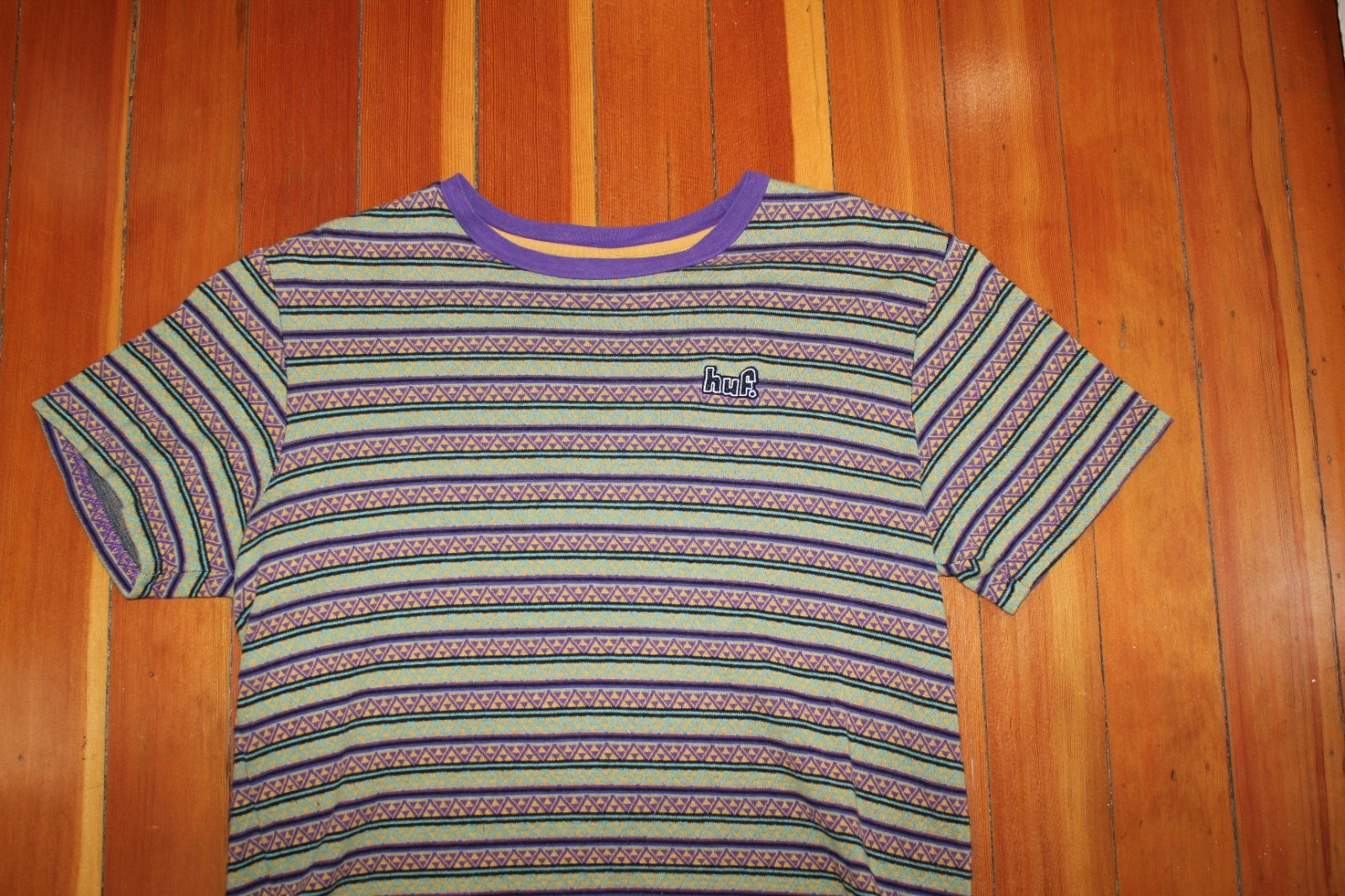 Huf Woven Stripe T-Shirt Mens Crew Neck Pullover Size MEDIUM Geometric Designs