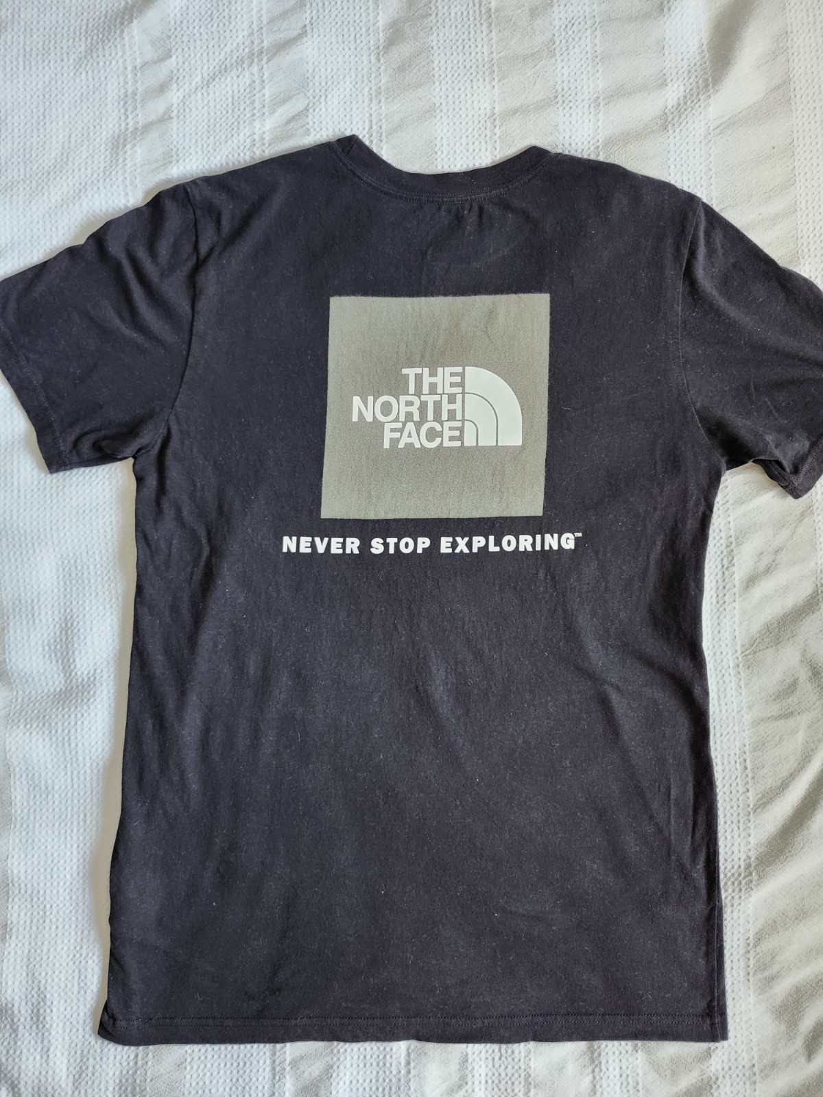 The North Face Mens Black Never Stop Exploring Box Logo Graphic T-Shirt Medium