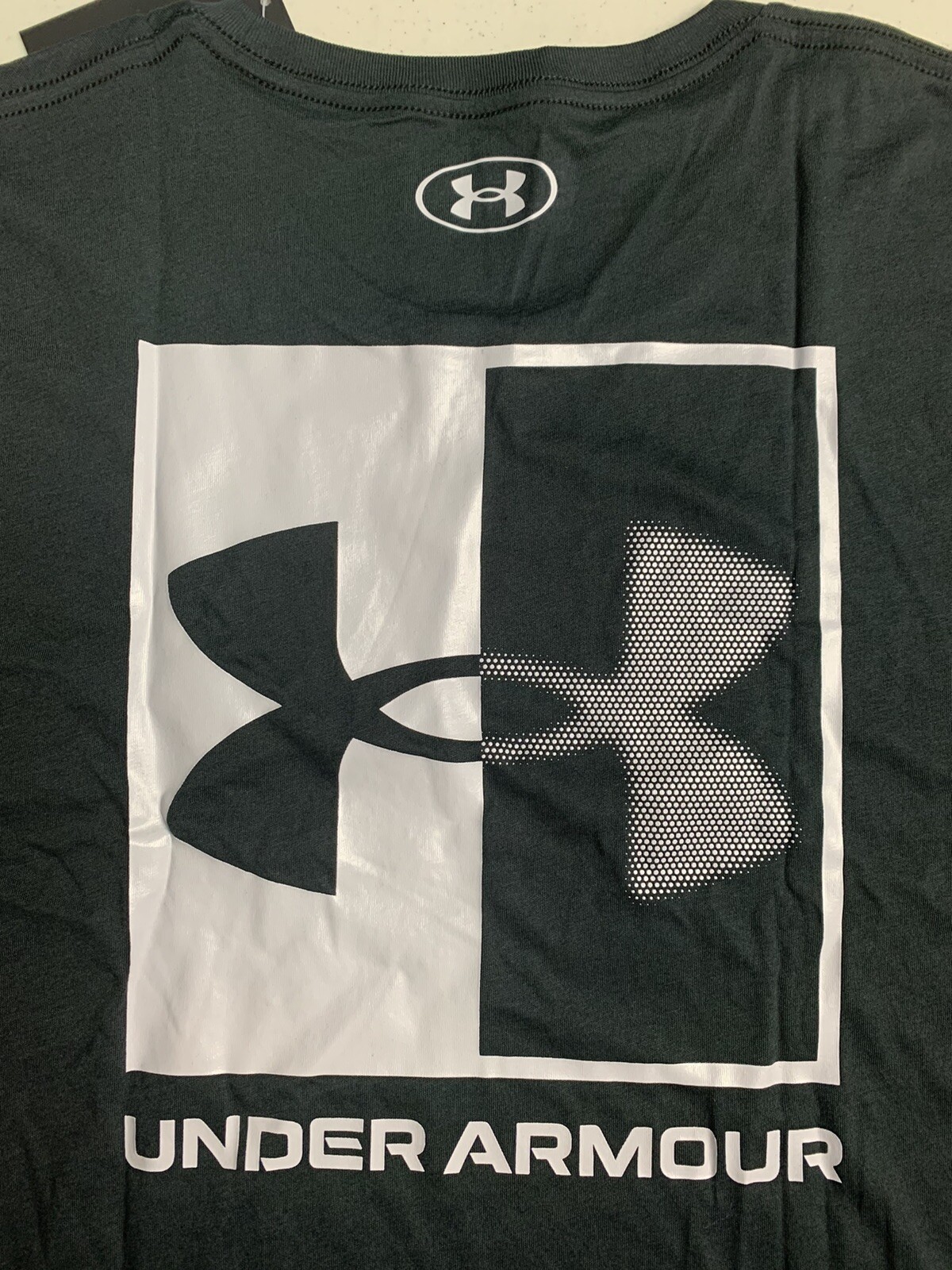 Under Armour Athletic Black Box Logo Loose Fit Graphic T-Shirt 2XL XXL Brand New