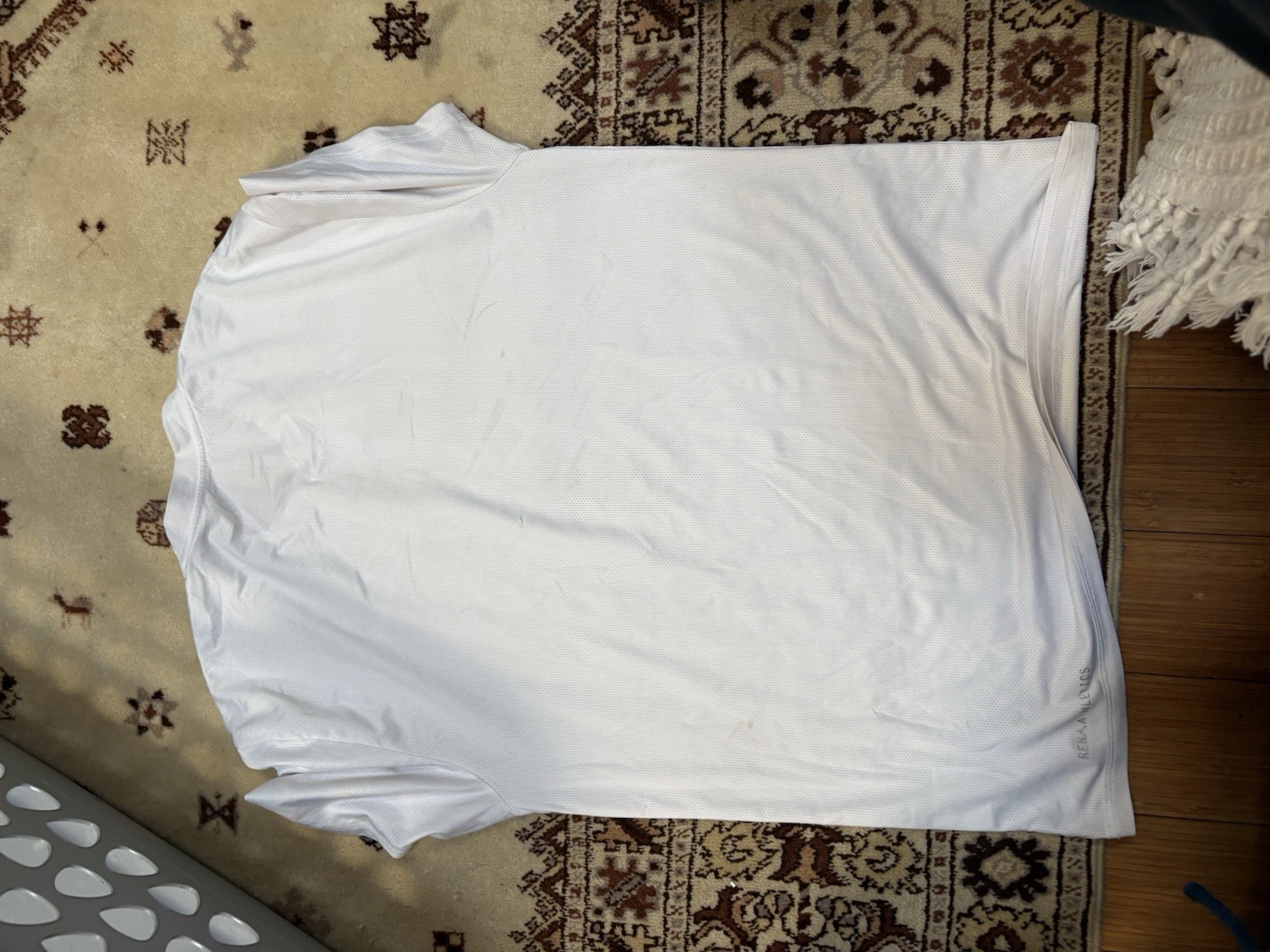 Reebok White Solid Crew Neck Short Sleeve T-Shirt Logo Accent Size S Teens