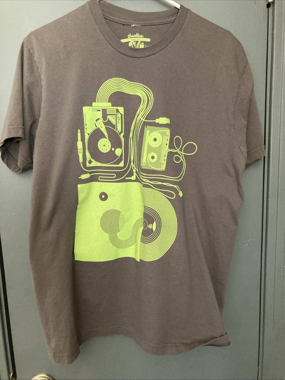 Threadless “Music Box” Design By Phil Wheeler Size Large Gray
