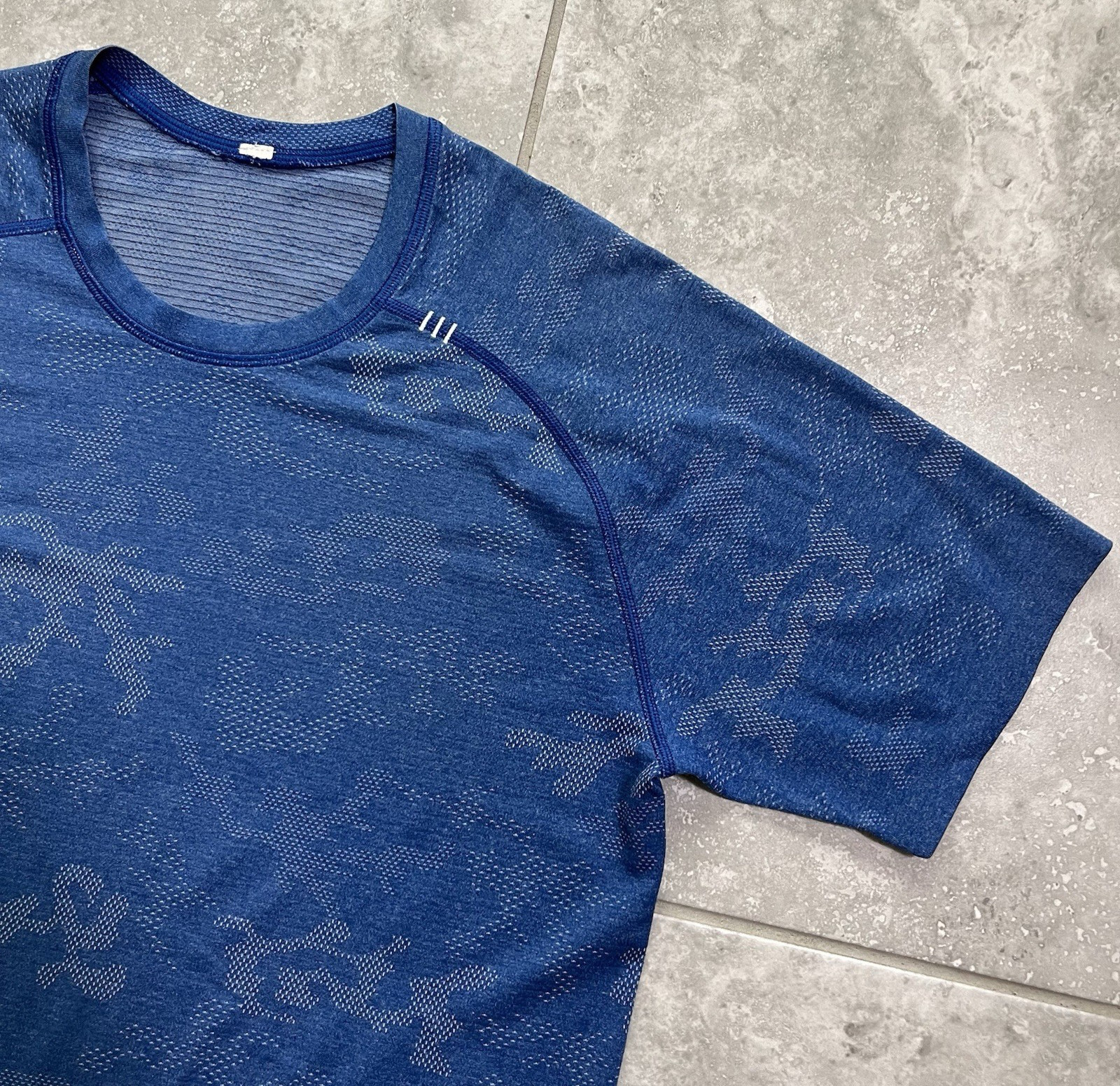 Lululemon Metal Vent Tech Short Sleeve Tee T Shirt Blue Camo Stretch Training M