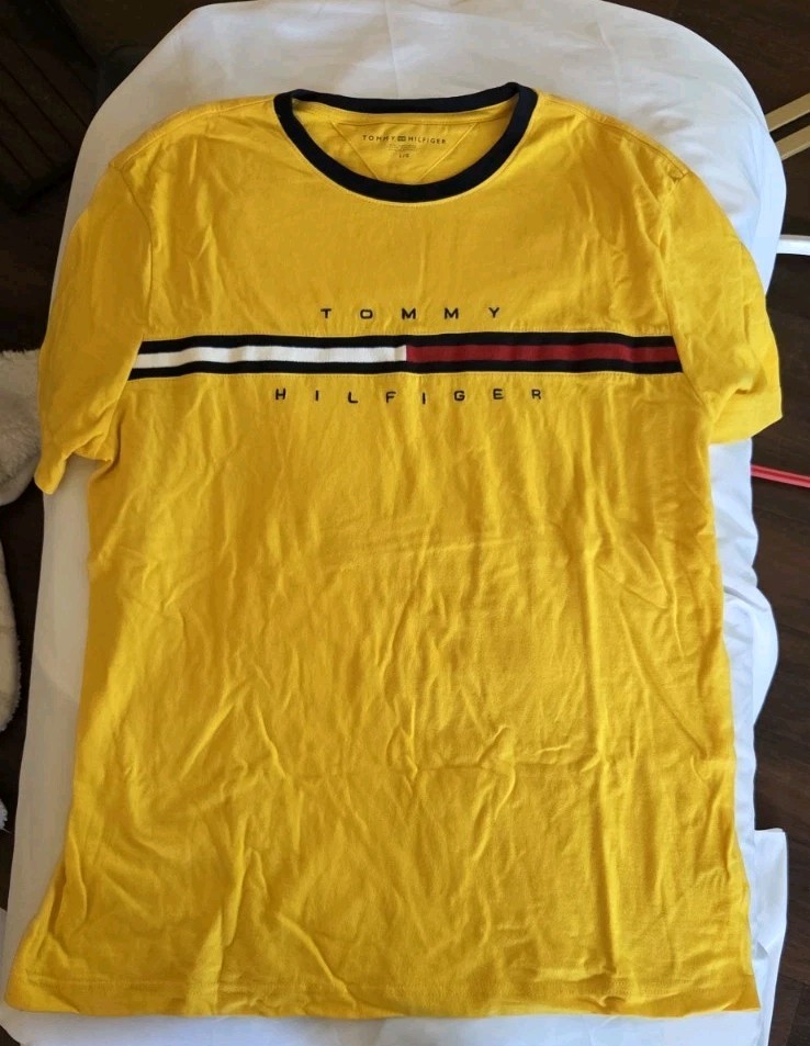 Tommy Hilfiger Men’s T‑Shirt L – Yellow – Signature Stripe Logo – Pre‑Owned