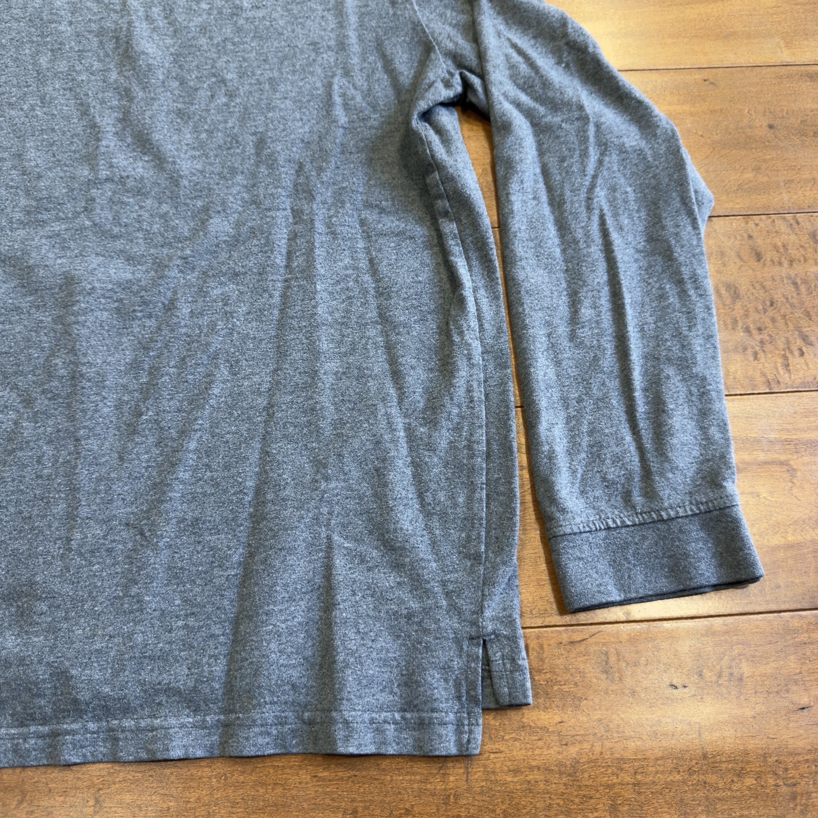John Deere Embroidered Logo Men’s Long Sleeve T-Shirt Gray Size M