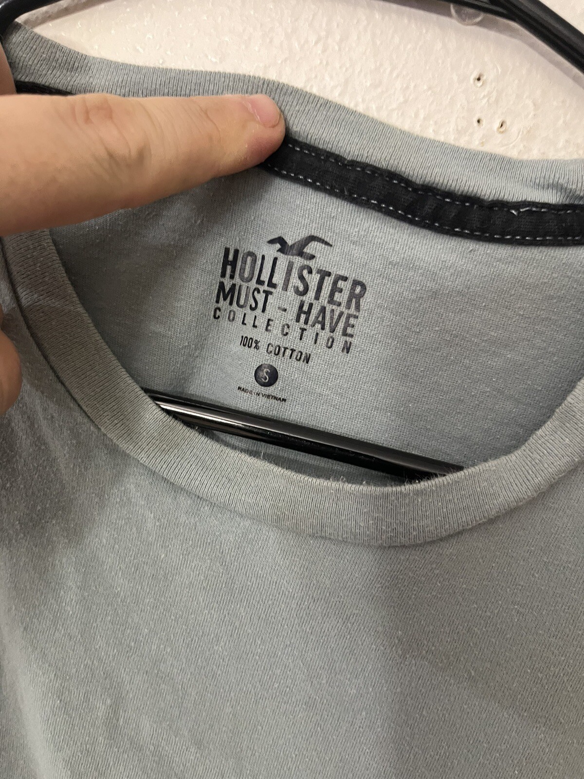 Hollister Must Have Collection Logo Solid Tee Small Men Blue Crew Logo