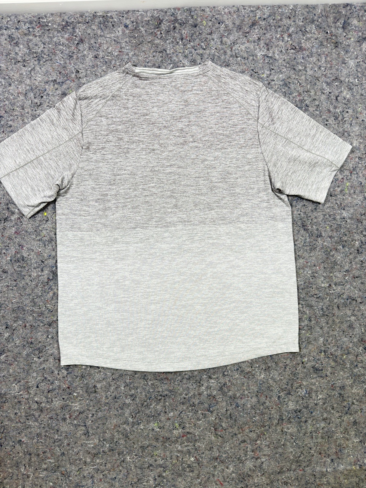 Tommy Bahama Men’s Oasis Fade Crew Neck Short Sleeve Tee Gray Size LG