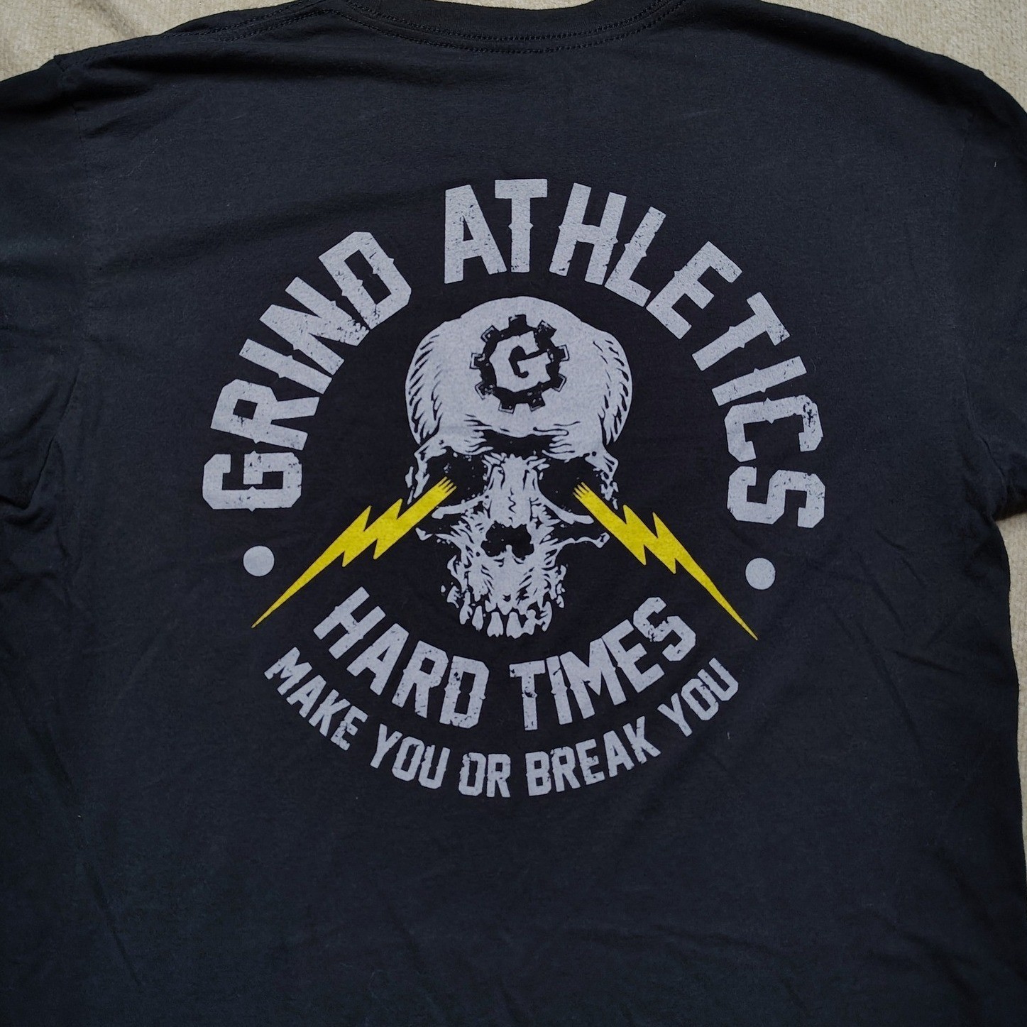 Grind Athletics T-Shirt Mens M Lightning Skull Graphic Tee Black Short Sleeve