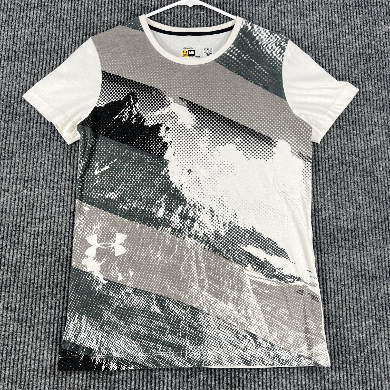Under Armour Mens Shirt Medium White Mountain Semi-Fitted Short Sleeve White