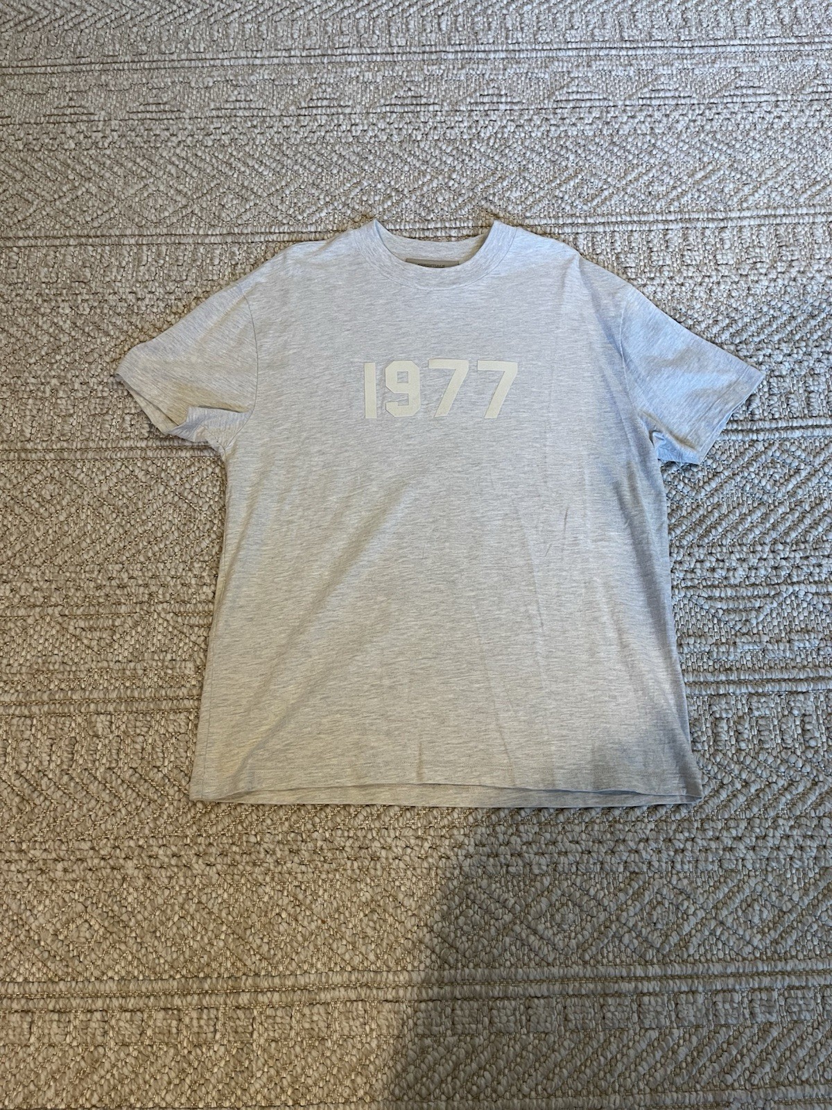Fear of God Essentials T-Shirt Light Oatmeal Size L 100% Authentic 1977