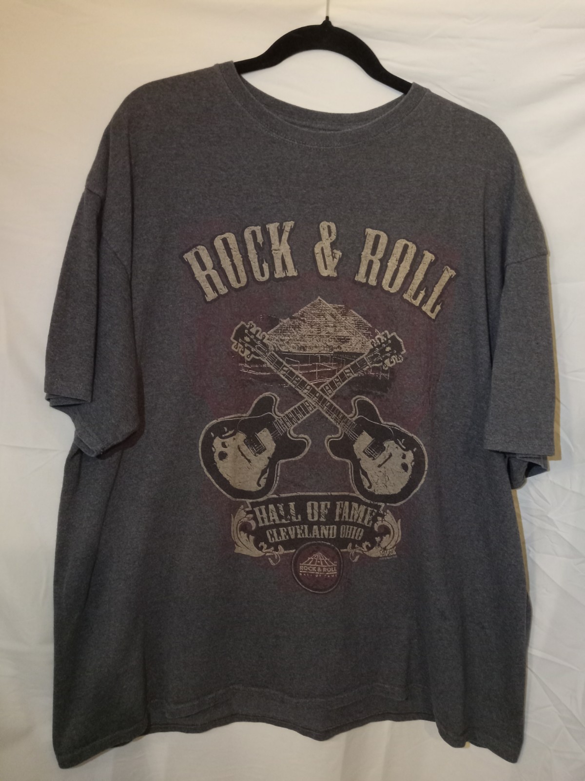 Rock & Roll Hall Of Fame Cleveland Ohio Tee 2XL **See Note** In Description