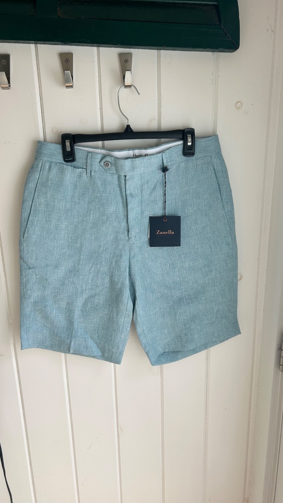 Chad Bermuda short light blue 100% linen. Size 33 waist.
