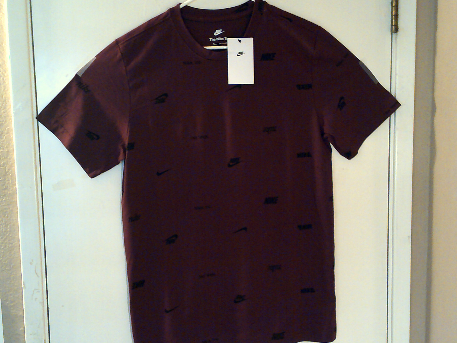 NEW NIKE SPORTSWEAR “INC-All Over Print Tee” MEN’S MAROON T-SHIRT MED FD1279-681