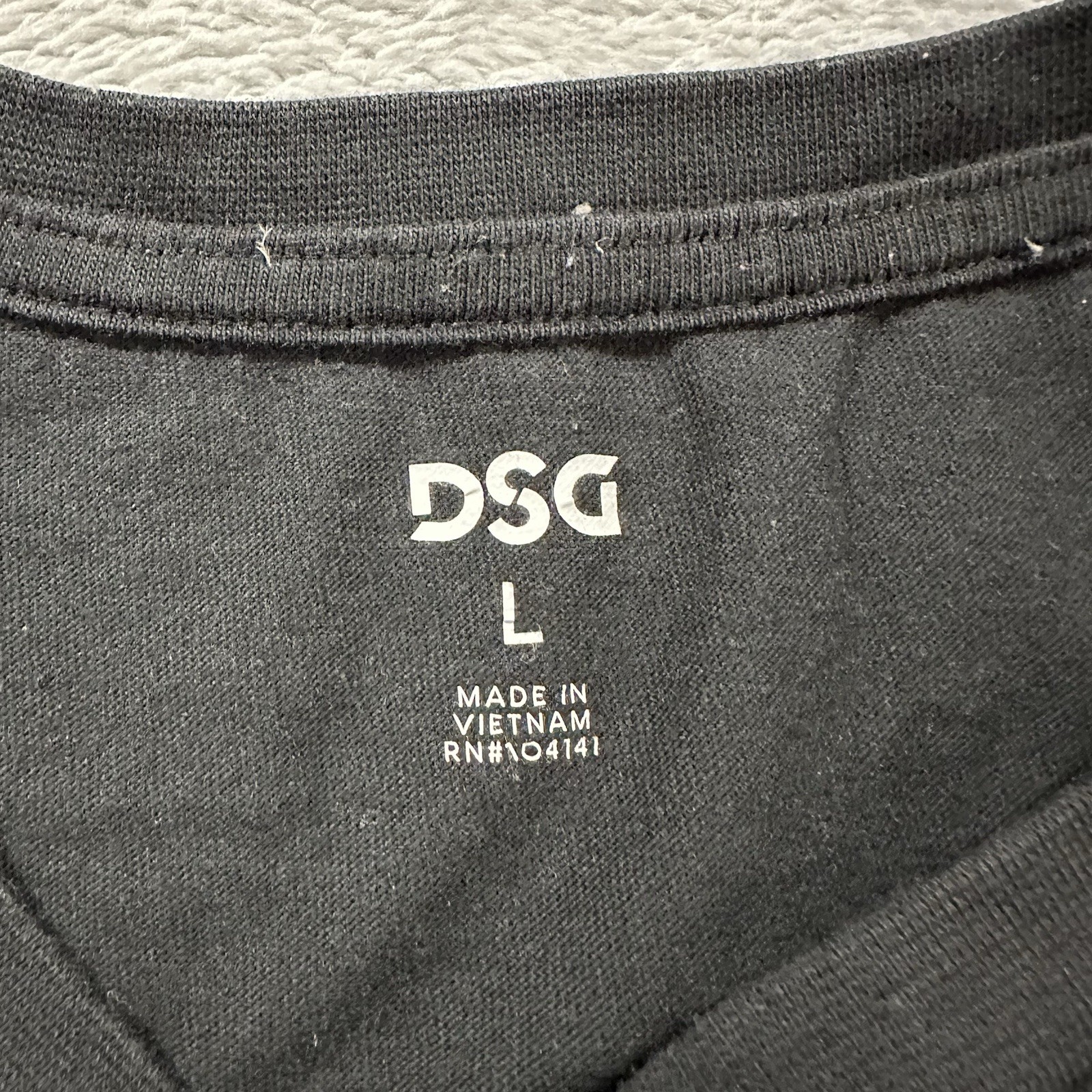 DSG Performance T-Shirt Men’s L Black Moisture Wicking Gym Technical Sport