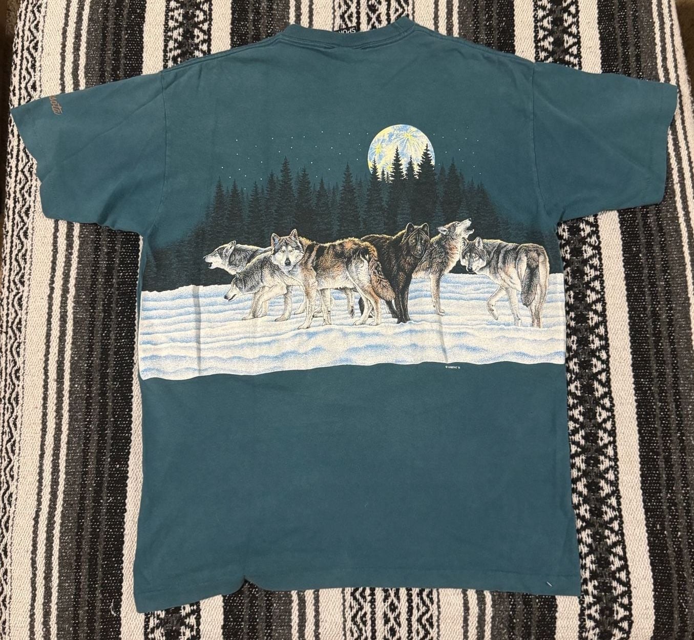 Vintage 1991 Habitat Wolves Moon T-Shirt Single Stitch Minnesota Sleeve Graphic