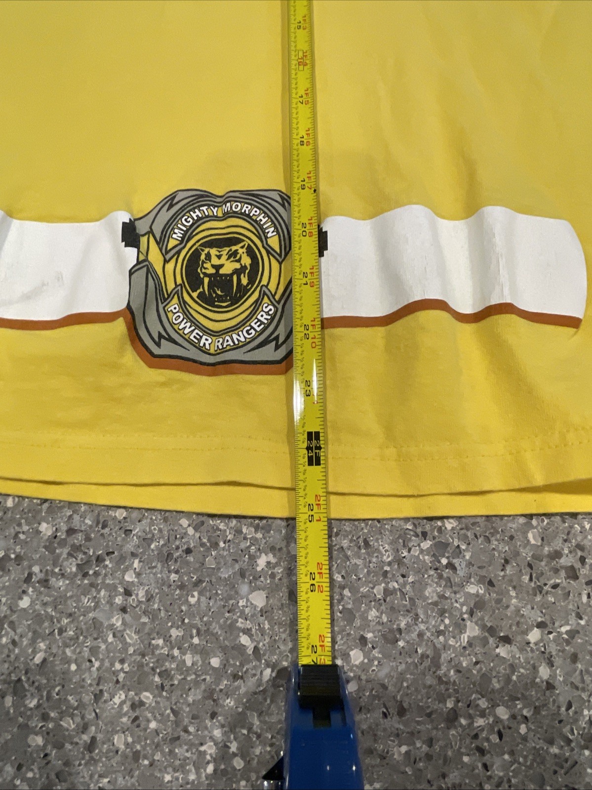 Mighty Morphin Power Rangers Yellow Ranger 2014 T-Shirt Size Small *See Pics*