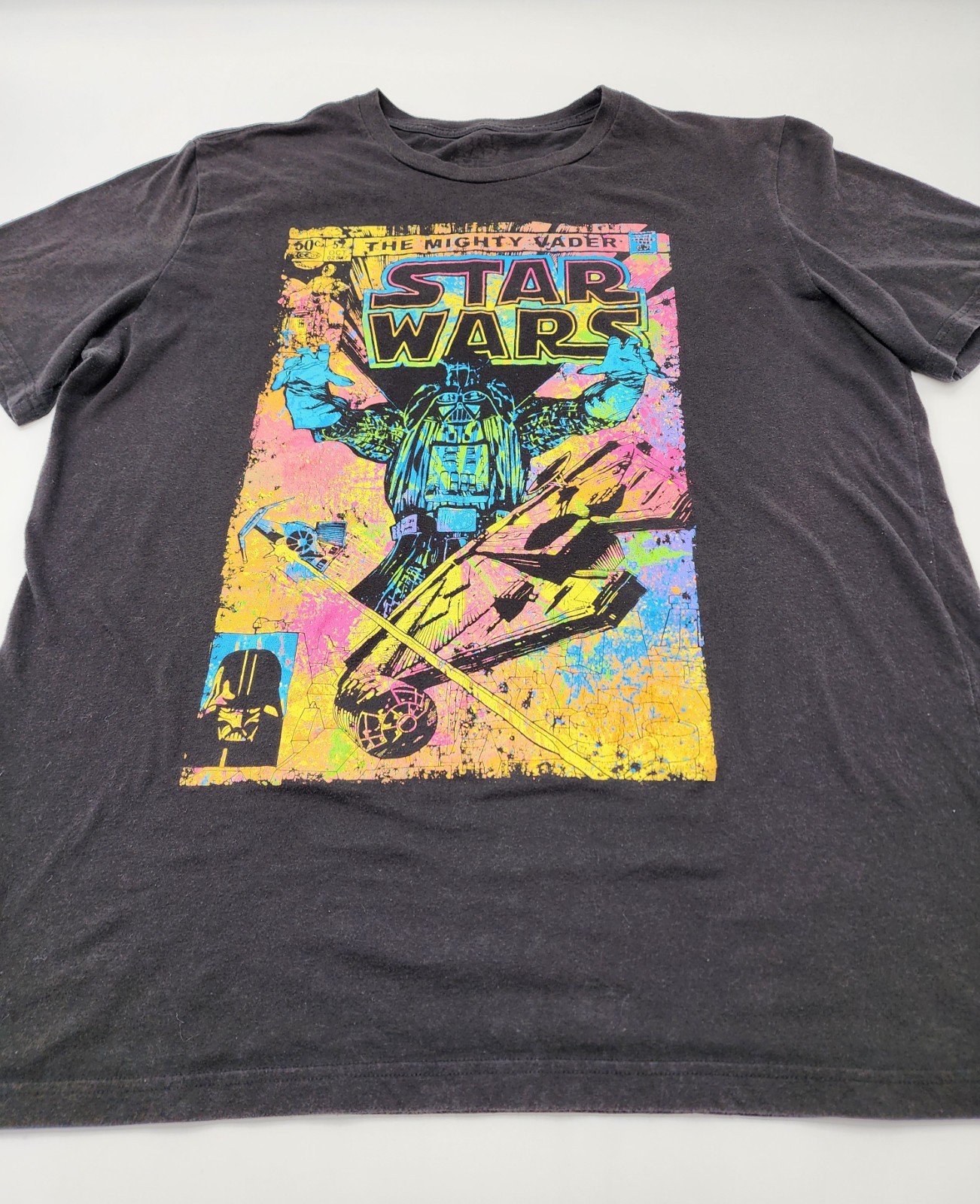 Star Wars “The Mighty Vader” Comic Book Theme T-Shirt Size XL