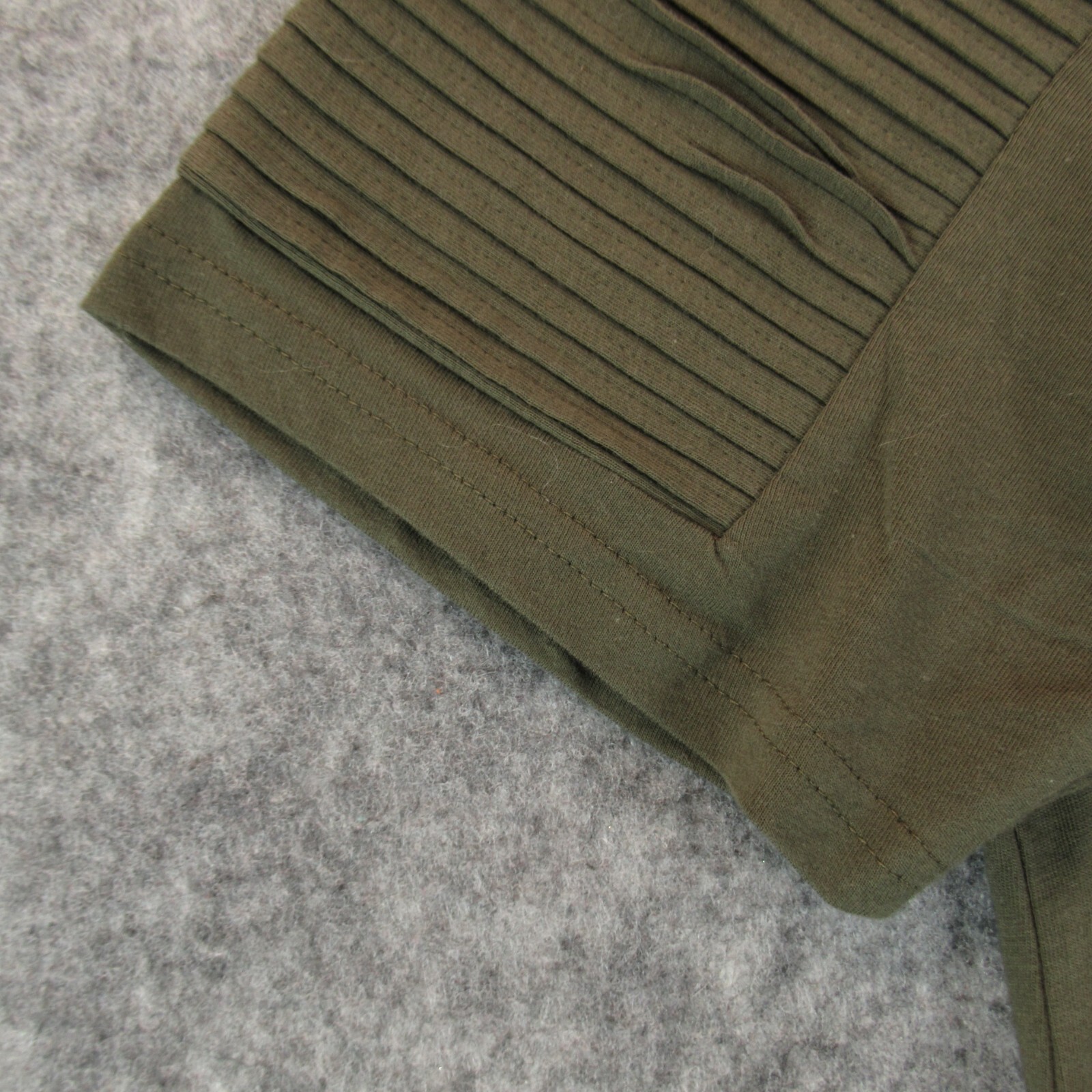 CSG Champs Sports Gear Men Shirt Medium Olive Green Short Sleeve Pleated Sleeves