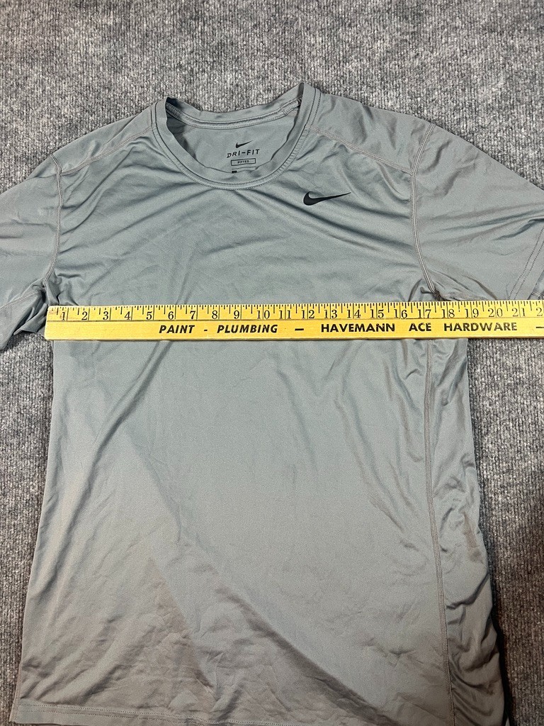 Nike Dri-Fit Short Sleeve Shirt Men’s L Gray