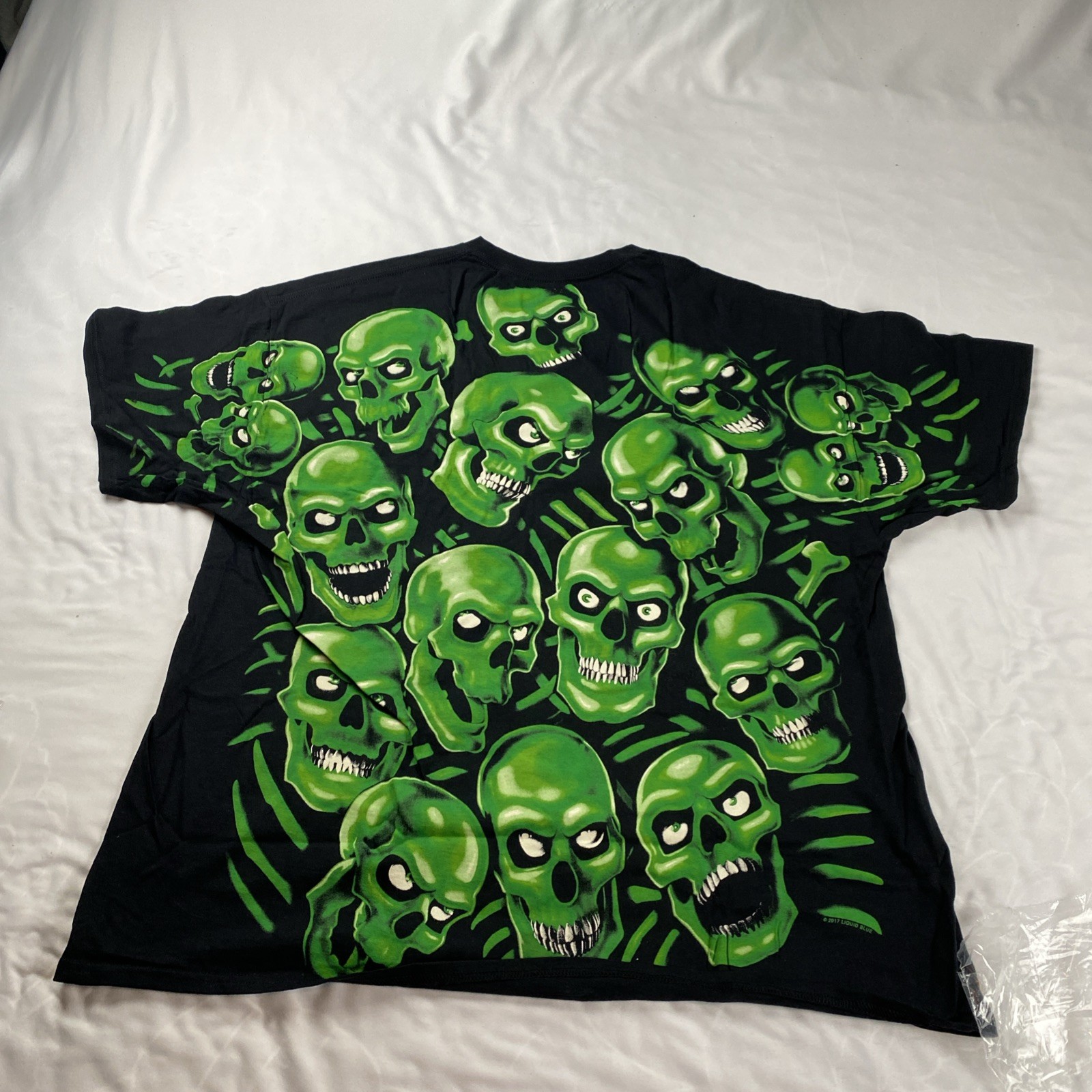 Liquid Blue Men’s 2XL Green Skulls T-Shirt 2017 NEW