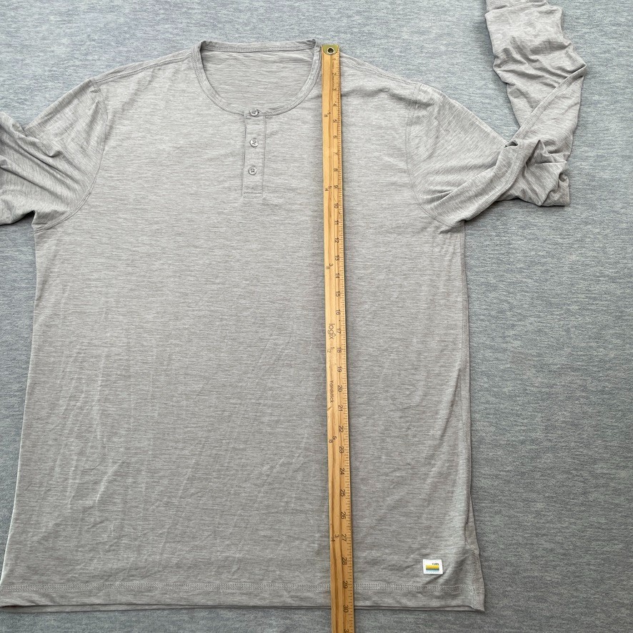 Vuori Shirt Mens XL Gray Performance Henley 4 Way Stretch Long Ease V194